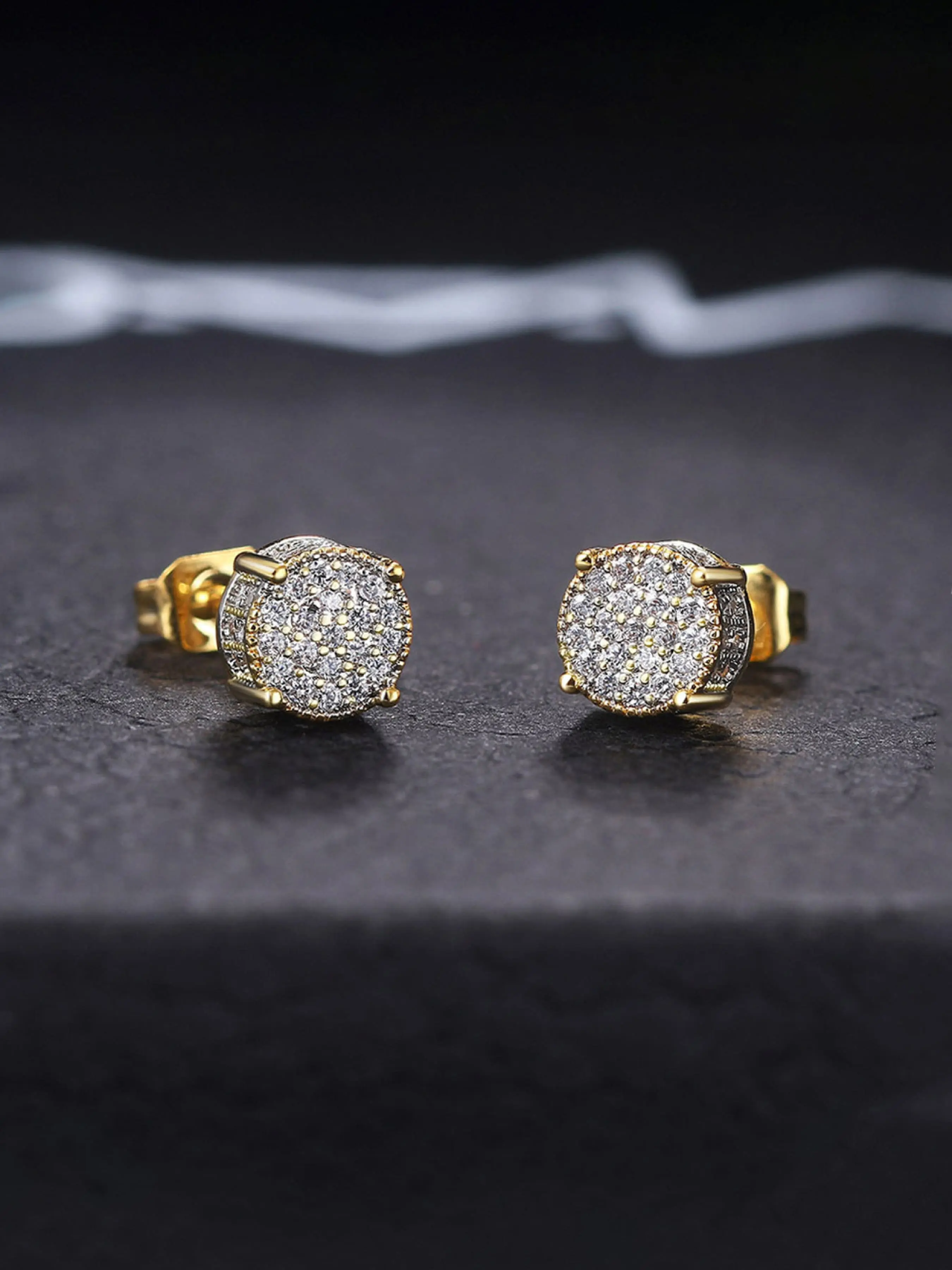 Elegant Zircon Stud Earrings, Unisex Fashion Jewelry, Perfect Gift for Any Occasion, Enhance Your Style with Cubic Zirconia Decor