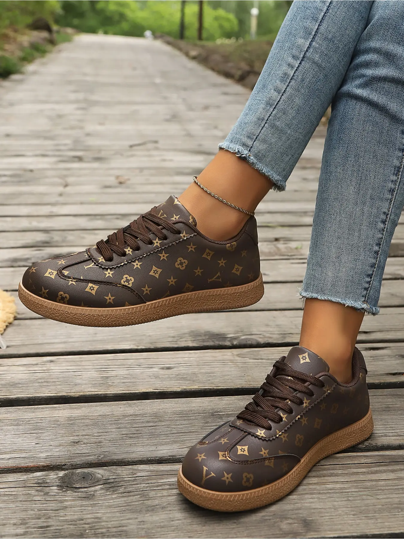 Classic Women Sneakers Athletic Lightweight Breathable Casual Walking Shoes for Daily Wear Comfortable Cushioning Non Slip Durable Fashion Sports Trainers