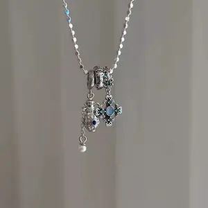 Magical World~Mysterious Iris Flower Water Bottle Pendant Necklace, Niche Retro Light Luxury High-End Necklace