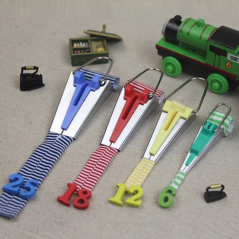 4 PCS Splicing tools, tape makers, sewing tools, edge wrapping tools, edge rollers, edge rollers, cylinder quilting tools, clothing sewing tools
