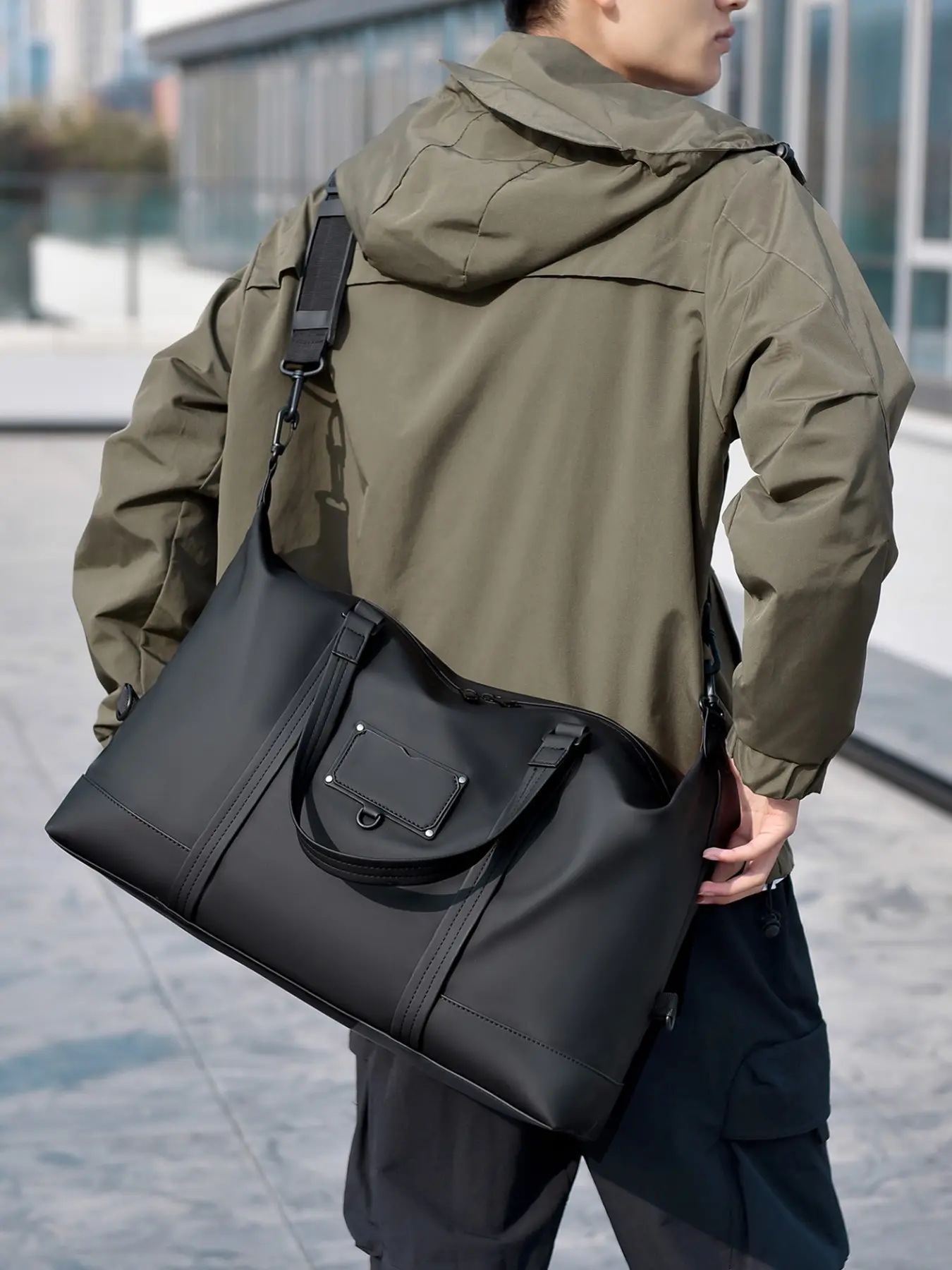 1pc All-black Soft Tote Carryall Smooth Curved Silhouette Fine Neat Stitching Minimal Clean Design Three Carry Modes (Handheld/Shoulder/Crossbody) Low-key Premium Storage Bag Matching Windbreaker Work Outfits For Men Urban Commute Weekend Getaways