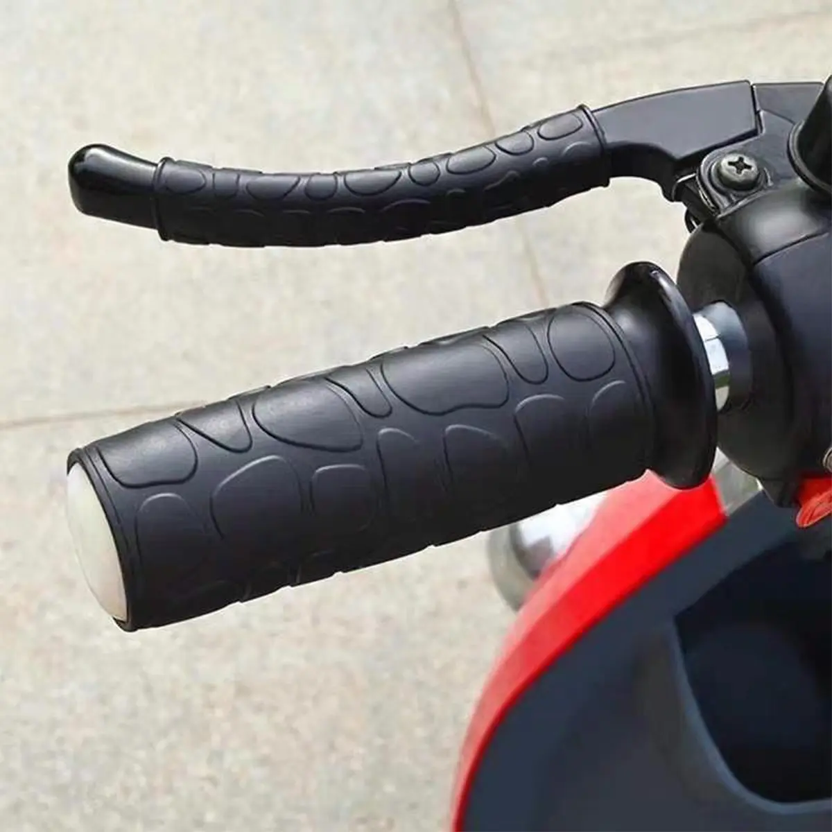 4pcs Wear-Resistant And Heat-Insulating Motorcycle Handlebars+Brake Covers Anti Slip Silicone Grip Covers For Electric Motorcycles Brake Handle Shock Absorber Protective Covers Motor Parts Accessories