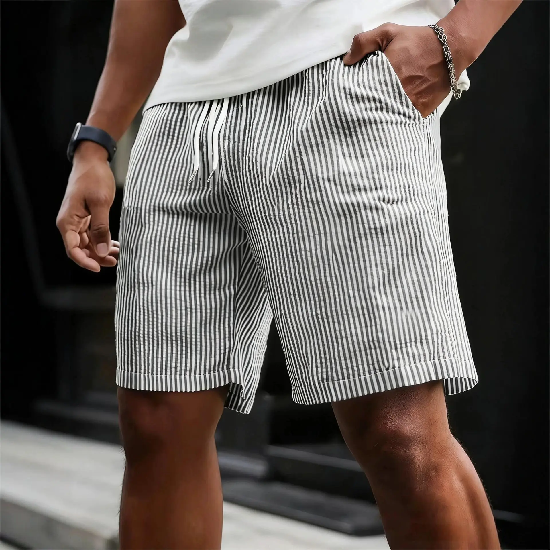 2026 Spring/Summer European & American Bestseller: Men's Striped Athletic Shorts - Simple Mid-Length Beach Shorts with Drawstring Waist