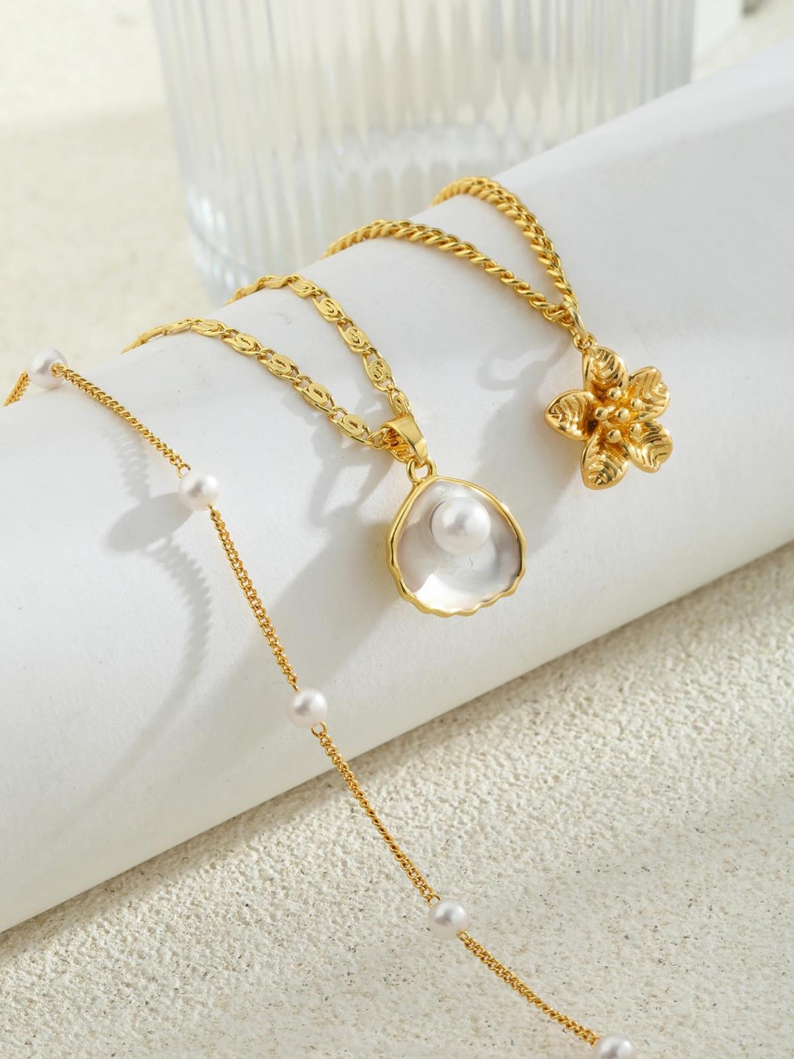 Hothty Gold Layered Charm Necklaces for Women, Dainty Stackable Simple Waterproof Choker Necklace Seashell Pearl Beach Necklaces Set Jewelry Gifts Pearl Chain Necklace