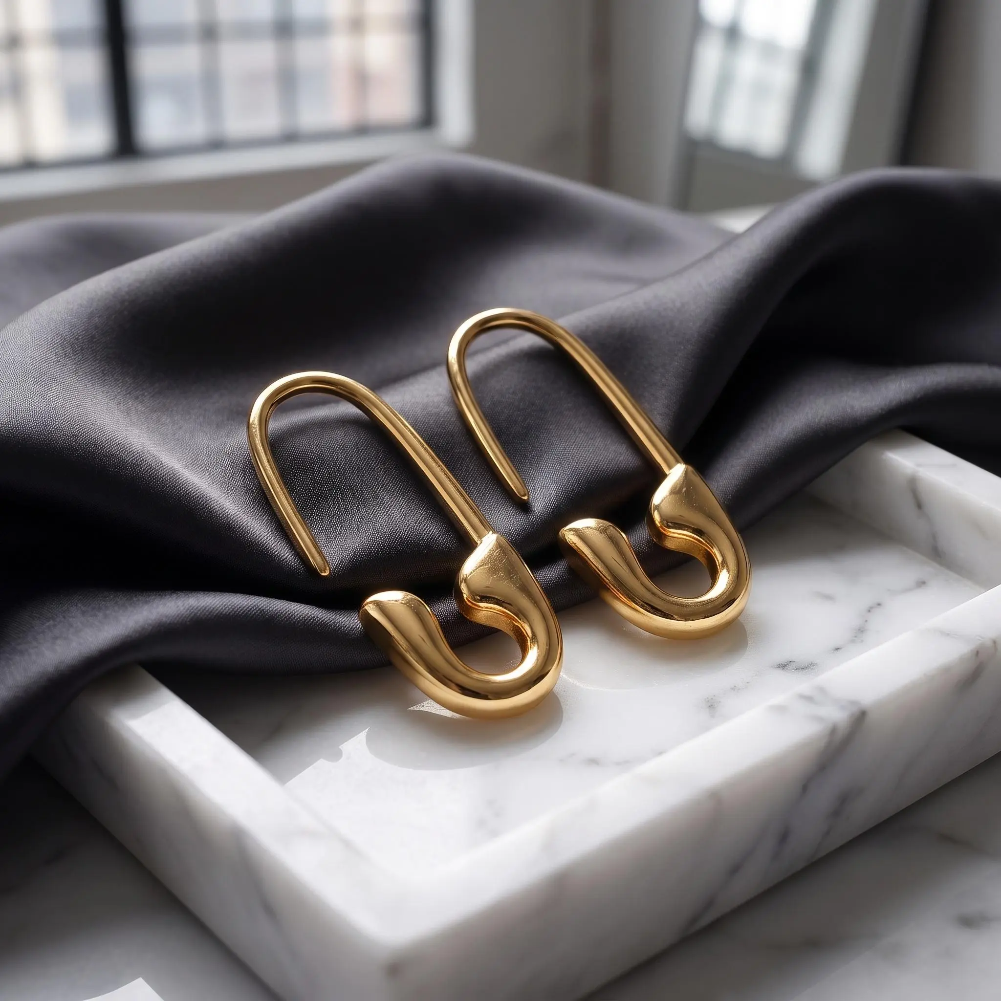 Women's Copper-Plated Paperclip Drop Earrings - Lightweight, Minimalist Avant-Garde, Edgy Punk Look, Creative Geometric, 1.2" Metal Coating Costume Jewelry (Gold/Silver) for Casual Daily Wear