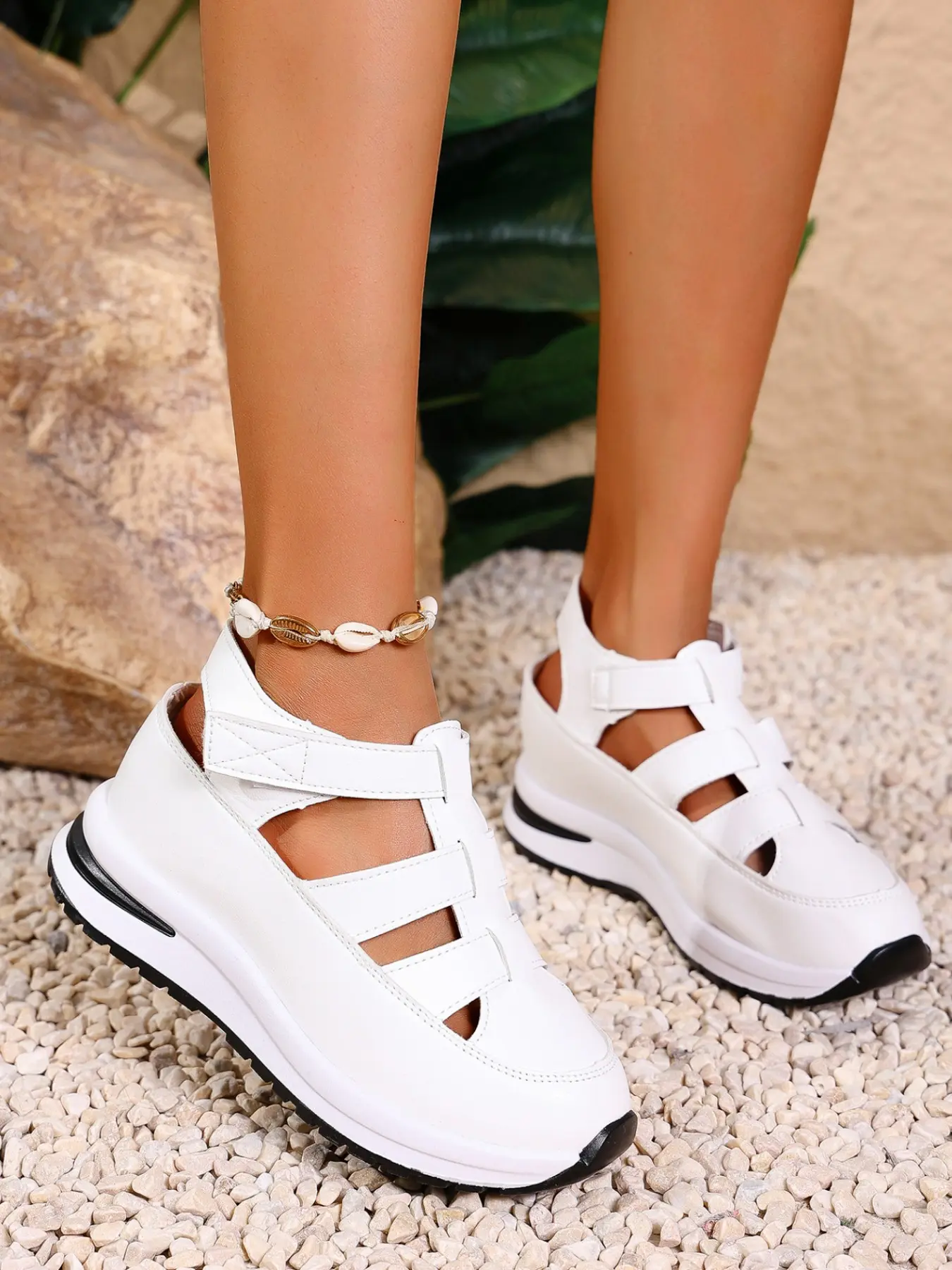 Fashion Women's Thick Sole Sandals, Casual Trendy Sandals, One-Strap Buckle Design, New Closed-Toe Velcro Sandals, Durable Comfortable Elegant Shoes