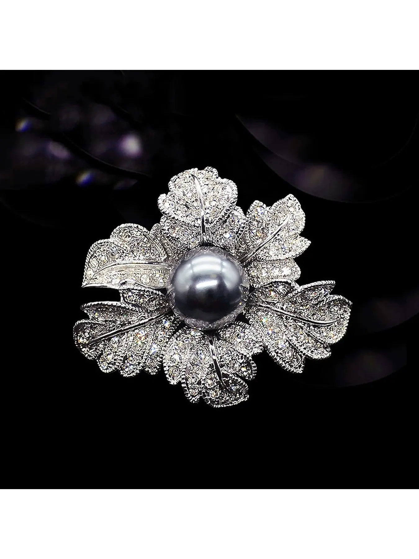 Full Rhinestone Rose Brooch Favorite of Low-key Elegant Women, Premium Pearl Corsage for Ladies, Light Luxury Designer Versatile Suit Lapel Pin Accessory