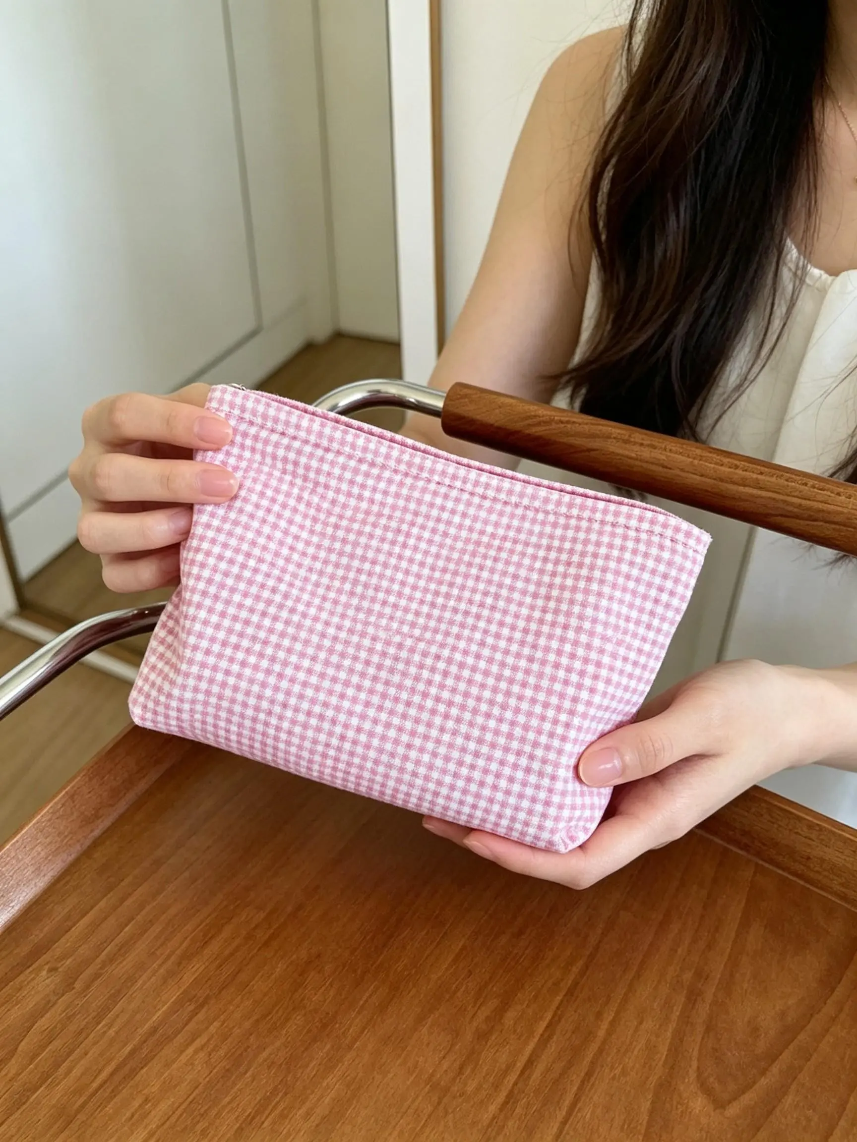 Large Capacity Plaid Makeup Bag, Portable Soft Fabric Travel Organizer, Women's Cosmetic Storage Pouch, Multi-Functional Item Holder