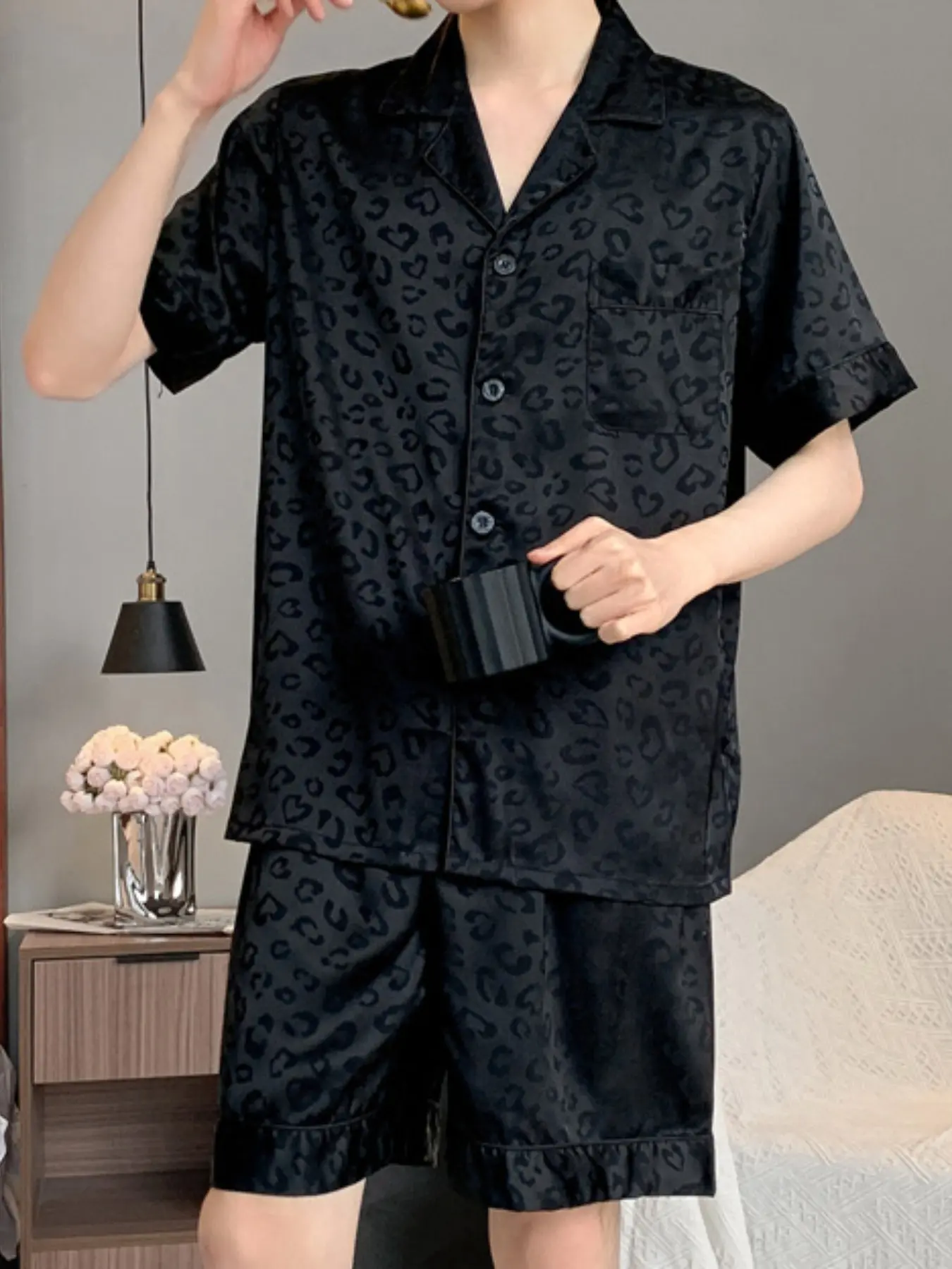 Men's Sleepwear Set, Menswear, Pajama, Breathable Loungewear, Pyjamas, Summer Pajamas, Summer Pjs, Spring Summer Trendy Fashion Collared Leopard Geometric Pattern Short Sleeve Shorts, Casual Wearable Home Clothing, Casual Loungewear Outfit