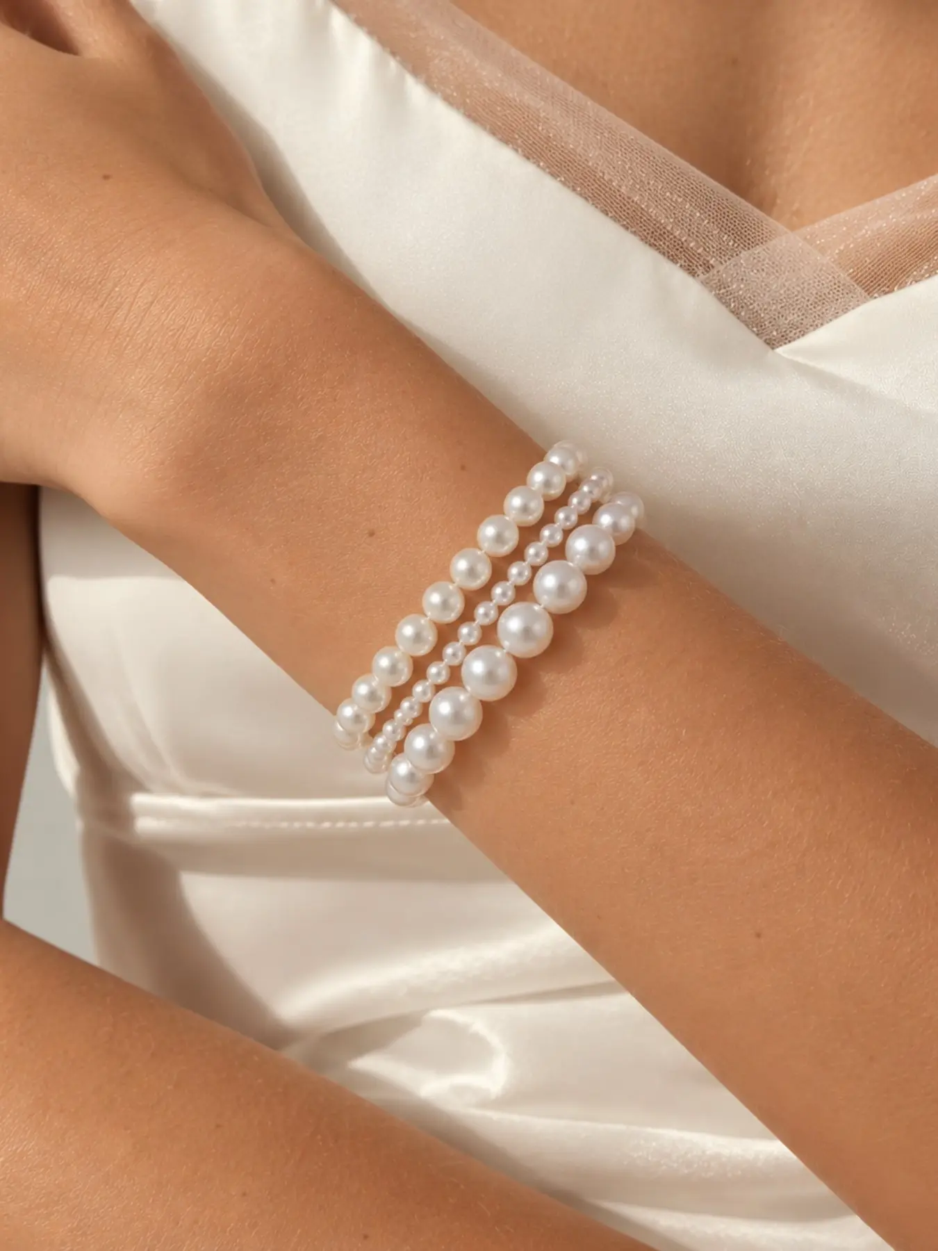Stackable Pearl Bracelets for Women, White Faux Pearl Beaded Stretch Bracelet, Elegant Layered Jewelry for Daily Wear Wedding Party Gift
