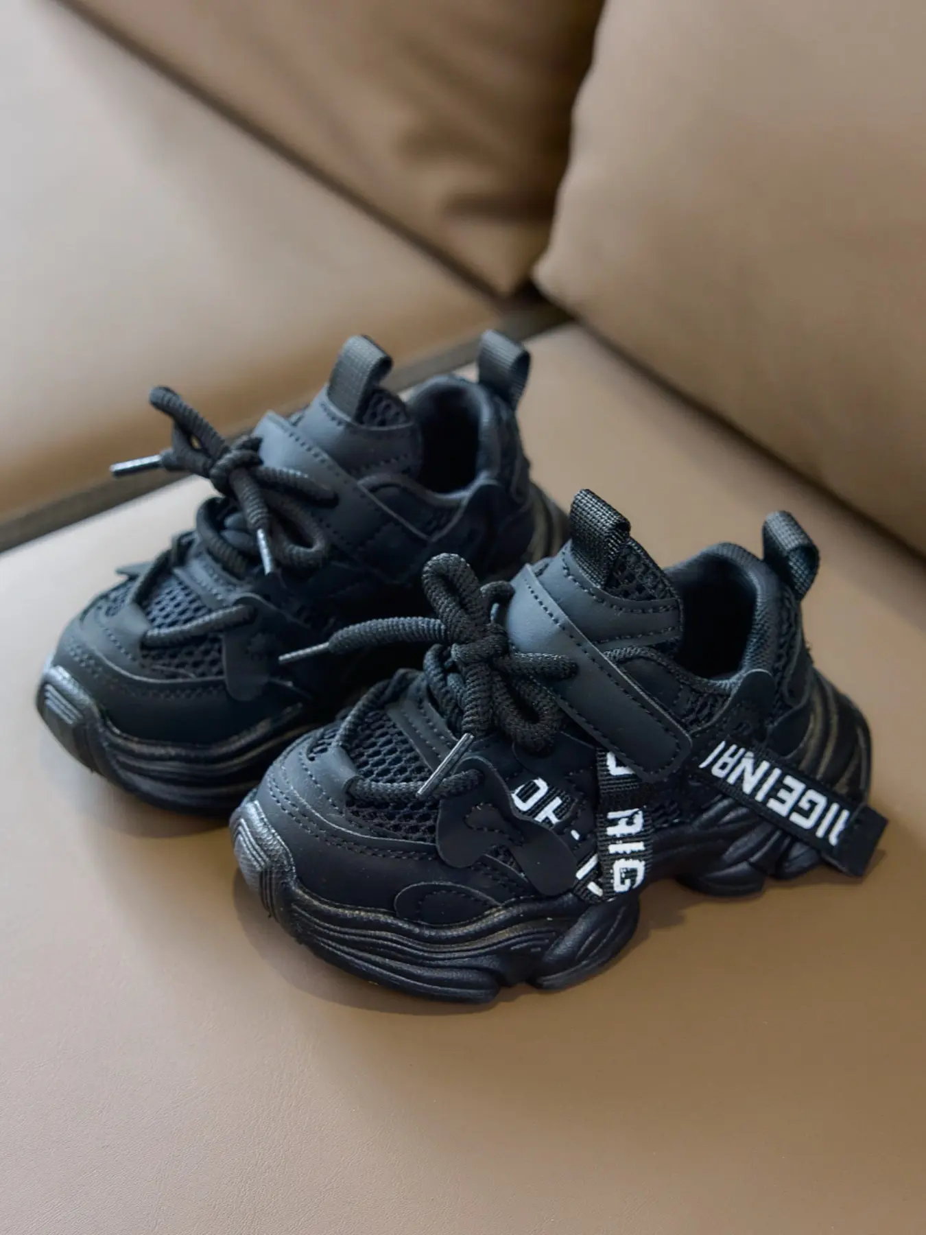 Girls' Cute Fashion Casual Shoes, Waterproof PU Leather Sneakers, Low Ankle Trainers, Comfortable Lace-Up Dad Shoes for All Seasons, School & Outdoor Use, Casual Trendy Trainers
