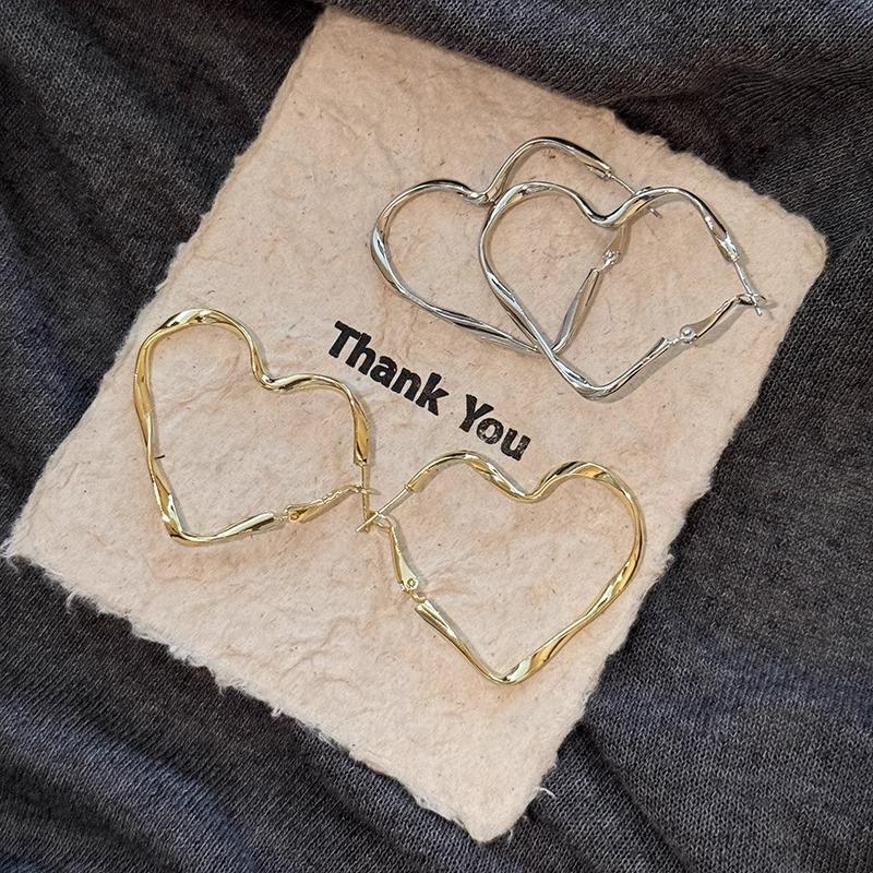 Irregular heart earrings - unique, statement-making, high-end earrings for women. suitable for round and square faces, adding a touch of elegance