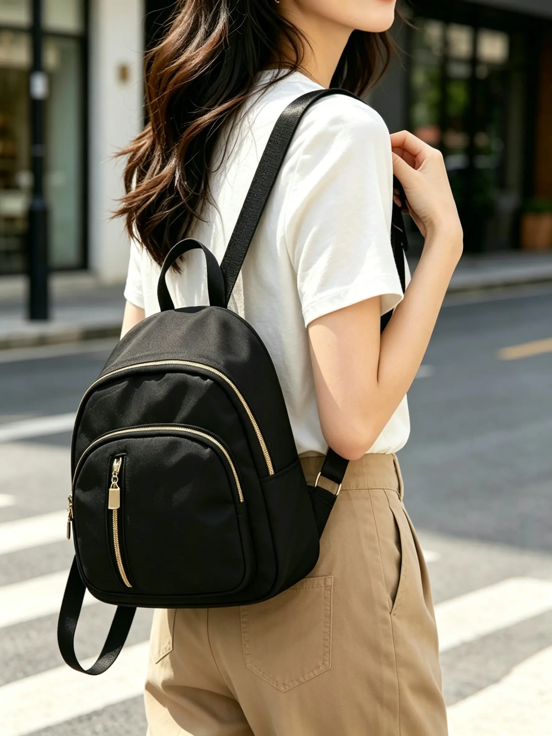 Mini Backpack for Men and Women, Waterproof Small Bag, Large Capacity, Adjustable Straps, Multi-Compartment, Nylon Material, Fashionable Design