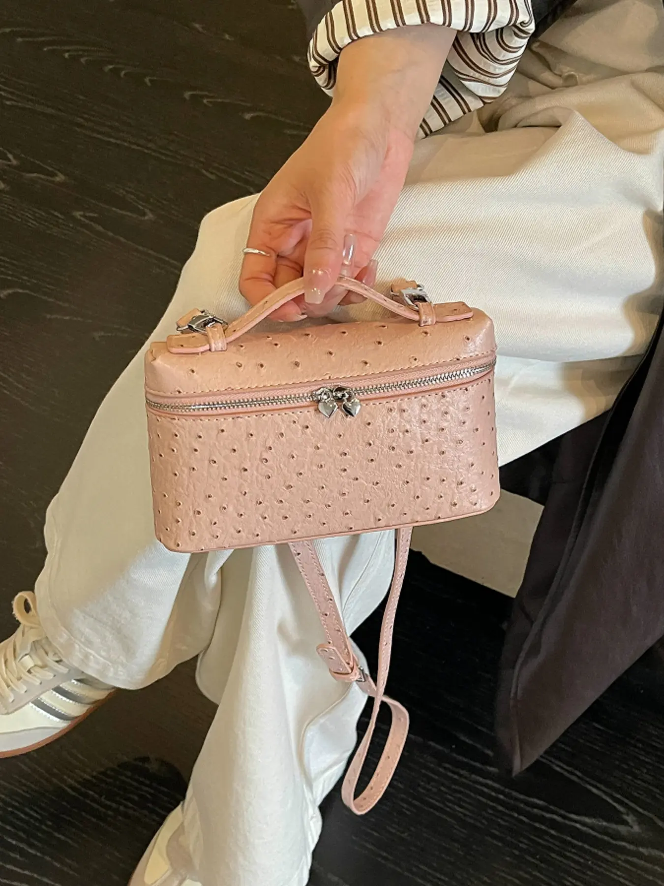 Cute Ostrich Texture Mini Box Handbag, Heart Zipper Decoration, Small Crossbody Bag with Detachable Strap, Elegant Ladies Shoulder Bag for Dating & Daily Outings