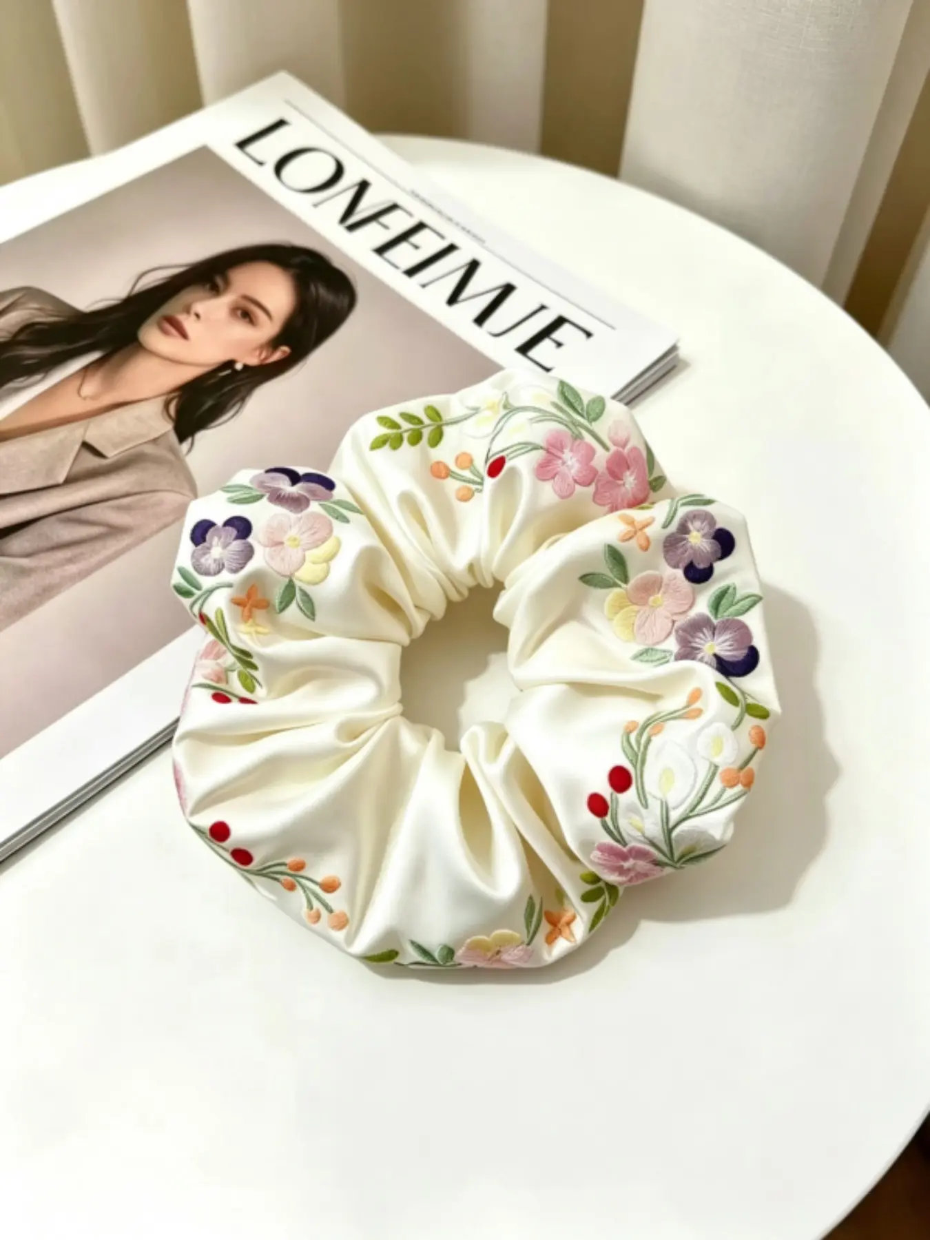 Vintage Floral Embroidered Satin Hair Tie, Soft Ivory Color Large Elastic Band, Elegant Floral Ponytail Holder, Daily Party Fashion Women's Hair Accessory, Scrunchie