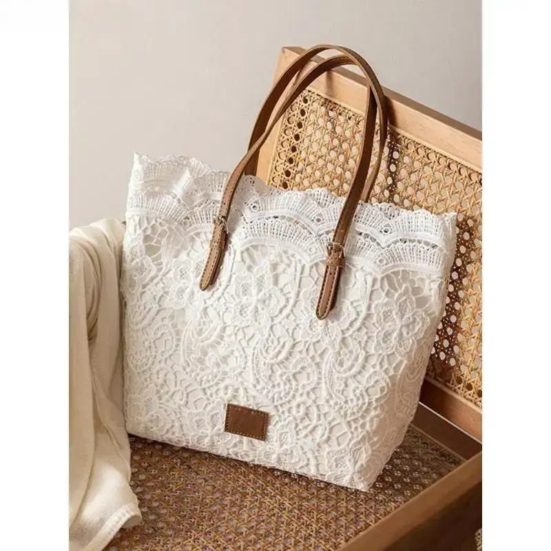 Women's Vintage Lace Kiss Lock Shoulder Bag - Trendy, Fashionable, Elegant, Chic Crossbody Purse with Adjustable Strap, Wrist Strap, Foldable Design, Polyester Liner, Lightweight (Sports & Outdoor Protective Gear Accessory), Daily Commuting, Casual