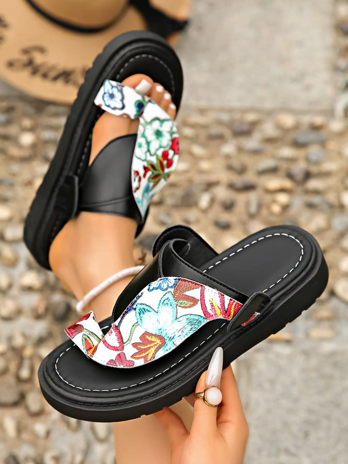 Vintage Floral Print Velcro Slippers for Women, Block Adjustable Strap, Thick Sole Summer Beach Sandals