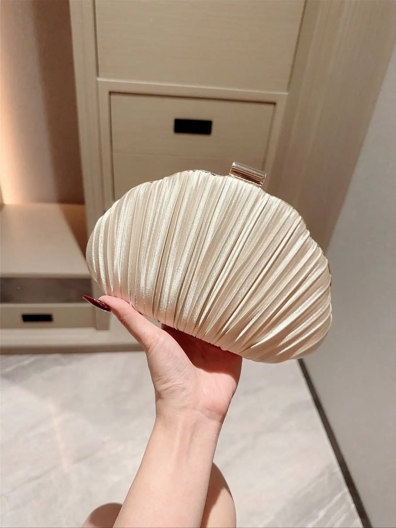 Vintage Velvet Cloud Shape Mini Box Clutch Bag, Elegant Romantic Wedding Clutch, Charming Ladies Evening Handbag for Formal Events