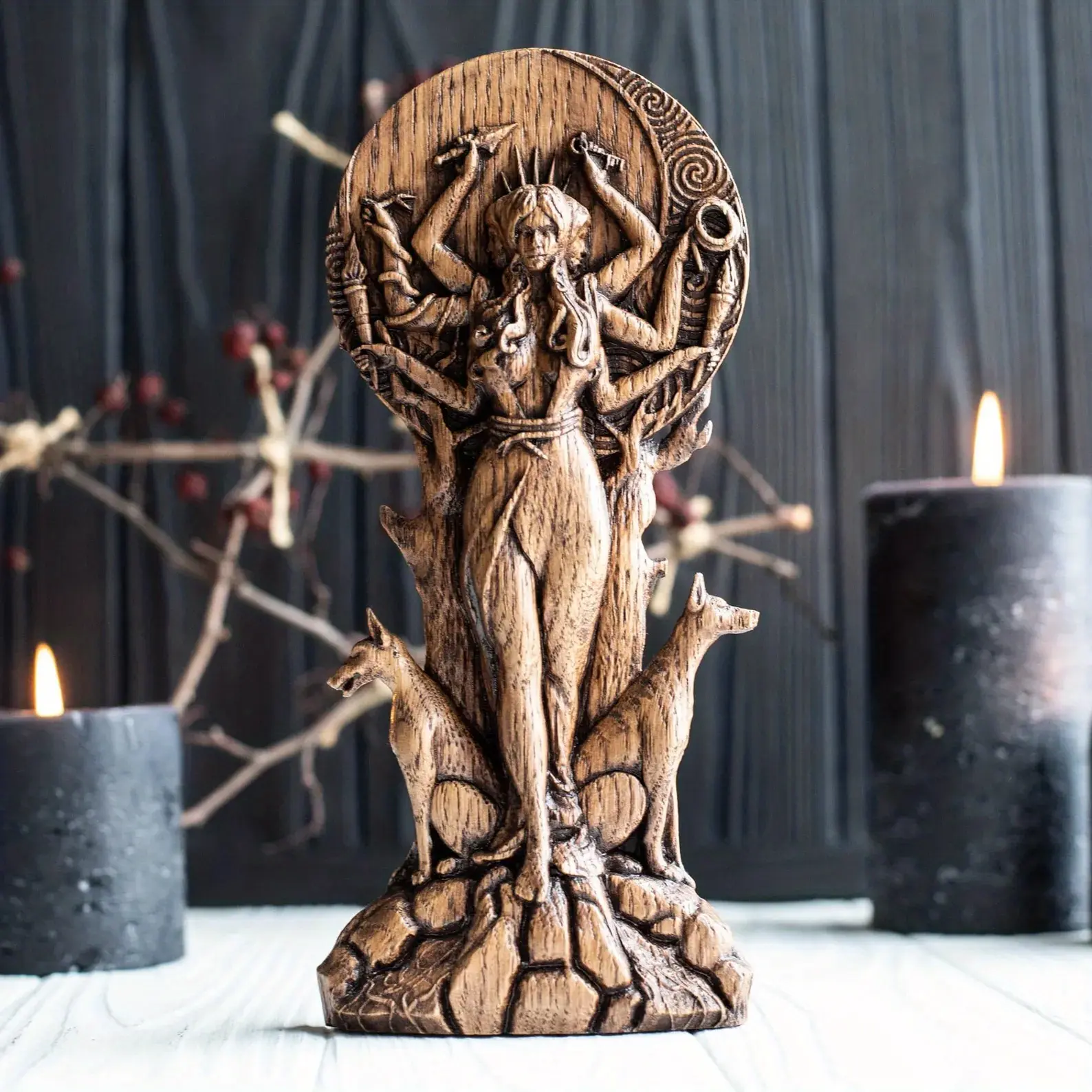 1pc Sacred Hecate Deity Sculpture - Meticulously Designed Resin Statue Embracing Symbolism of Witchcraft, Crossroads, And Mystical Power, Perfect for Rituals And Occult-Inspired Home Decor
