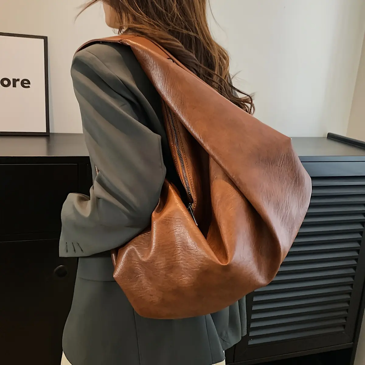 Retro Oversized Slouchy Hobo Bag for Women, Large Capacity Soft Brown Faux Leather Shoulder Tote Backpack, Chic Casual Underarm Purse for Daily Commute and Travel