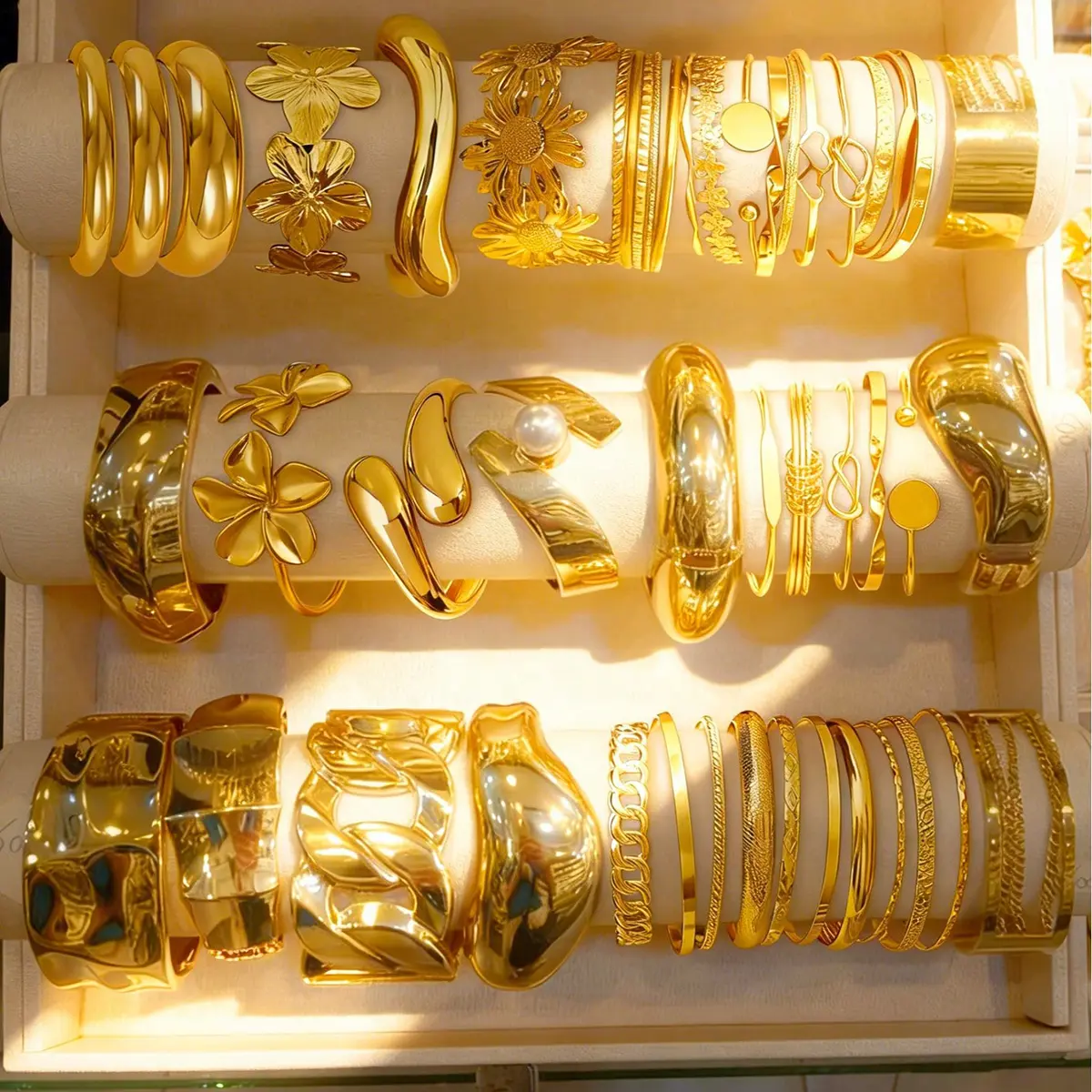 5/13/18pcs Mix Chunky, Vintage Multi-Piece Stackable Bracelets Set - Floral, Geometric, Wave, Heart, Love Text, Twisted, Chain, Braided, Smooth, Minimalist, Metal, Exaggerated, Thick Cuff, Fashion, Elegant, Retro, Cute, Holiday, Party, Daily Wear