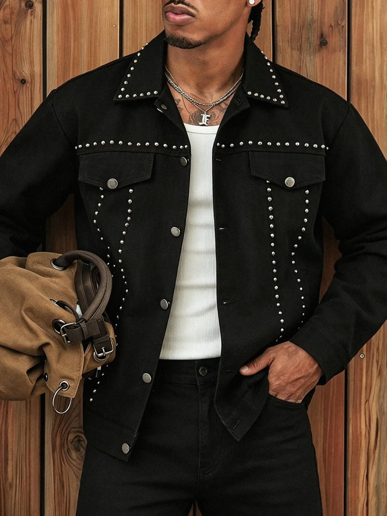 A lightweight, transitional-season casual jacket featuring a studded design that exudes punk style—perfect for music festivals, social gatherings, or everyday wear. Its cropped, loose fit flatters all body types. A new arrival for 2026.