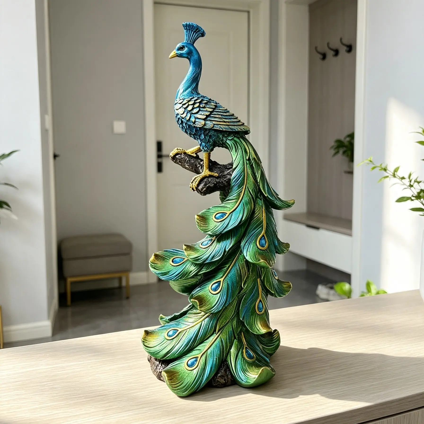 Peacock statue decorations, resin peacock statue ornaments, elegant peacocks perched on branches, suitable for home living rooms, cabinets, bookshelves, tabletop decorations, and collectible statues, are warm gifts for home decoration