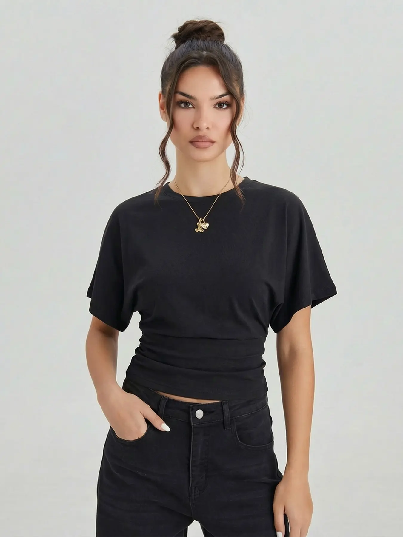 Women's Casual Basic Solid Loose Batwing Sleeve Waist-Cropped Soft Top, Minimalist Round Neck Shirt for Daily Streetwear, Wide Sleeve T-Shirt for Ladies