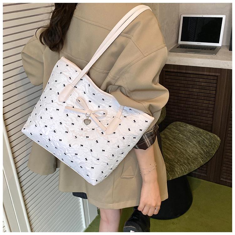 Casual Large Capacity Heart Shaped Butterfly Knot Single Shoulder Bag Trendy Commuter Tote Bag Urban Minimalist Style 2025 Au...