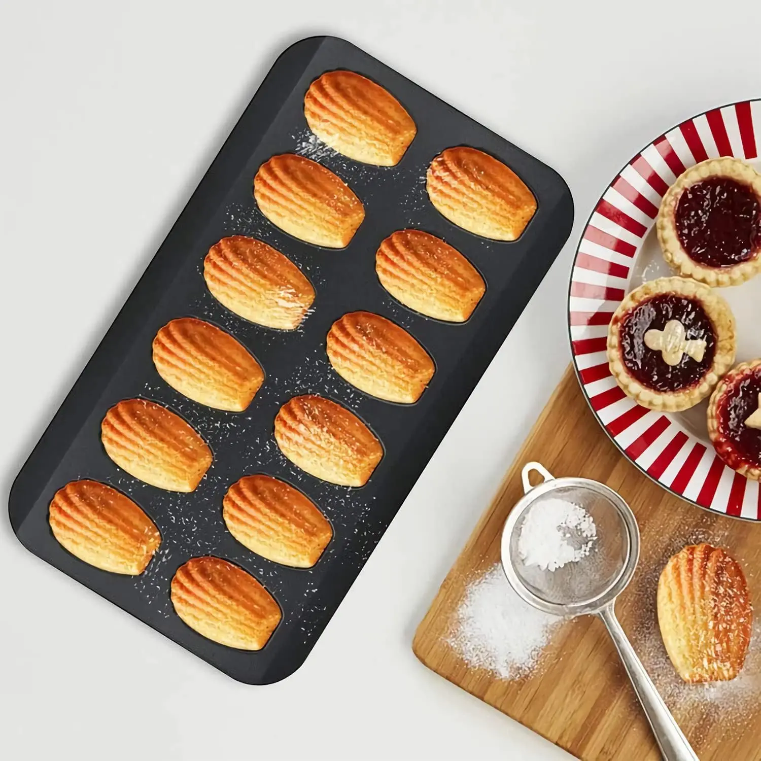 1 non stick Madeline baking tray, 12 chamber heavy-duty Madeline biscuit baking tray, suitable for oven baking, shell shaped Madeline cake baking tray, Bakeware (champagne gold, black)