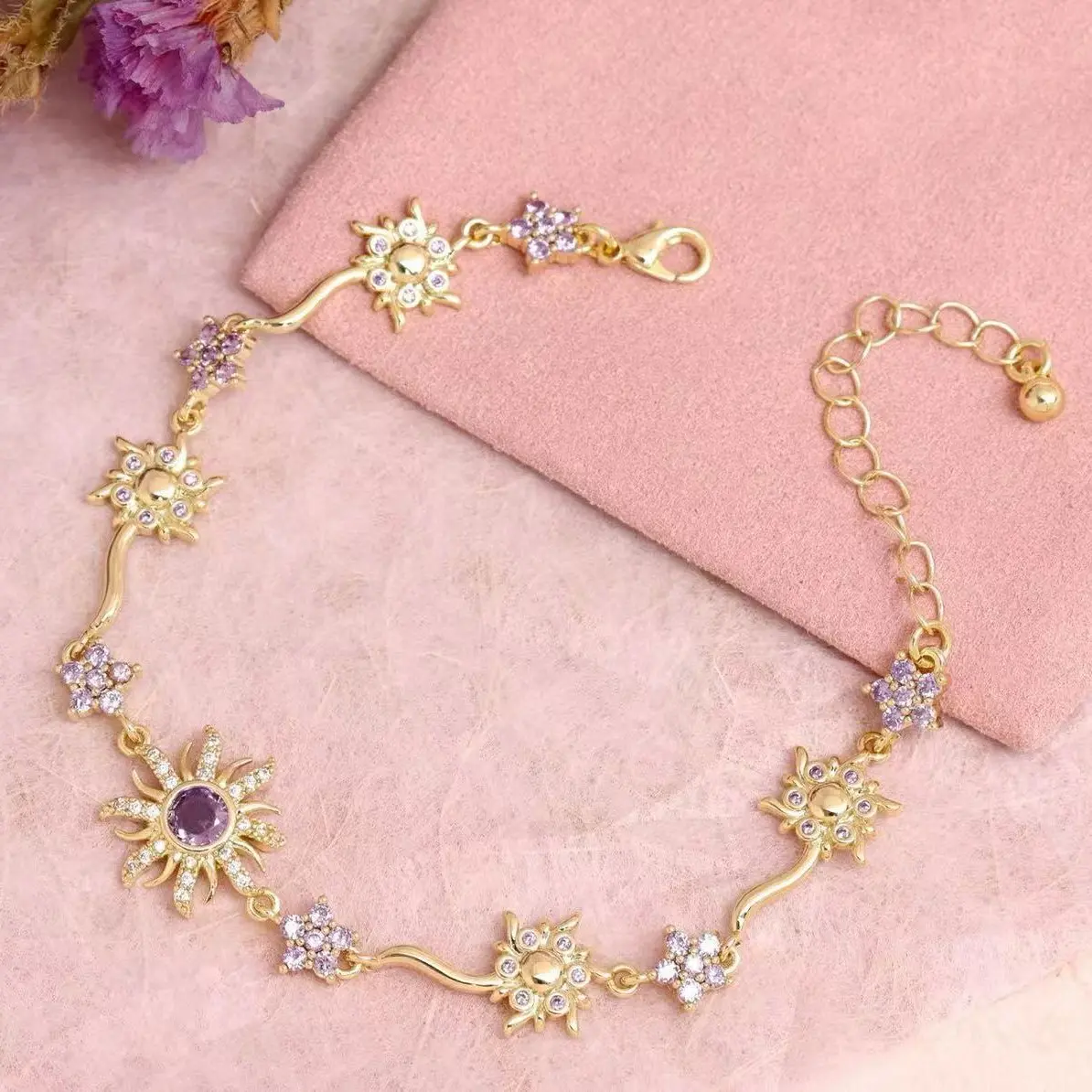 1Pc Gold Tone Sun Burst & Flower Charm Bracelet - Purple Cubic Zirconia Adjustable Chain Wristband Jewelry Gift Suitable For Women Girls Birthday Party Wear