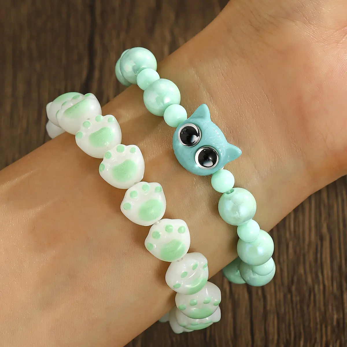 Cute Double Layer Cat Paw Beaded Bracelet Set, Kawaii Elastic Stackable Charm Jewelry for School Students, Aesthetic Matching Friendship Distance Bracelets for Best Friends Gift