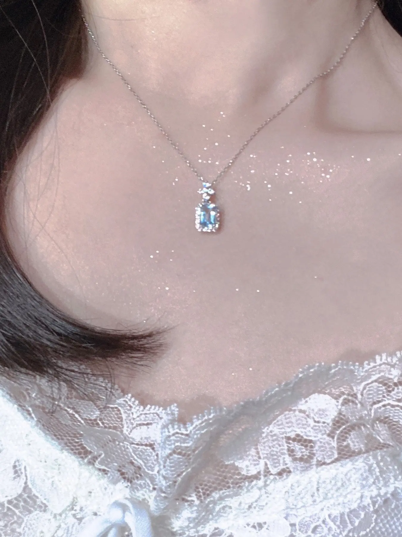 Women's Blue Perfume Bottle Necklace, Elegant Minimalist Style, Lightweight Unique Touch, Suitable for Various Occasions, Pendant Jewelry