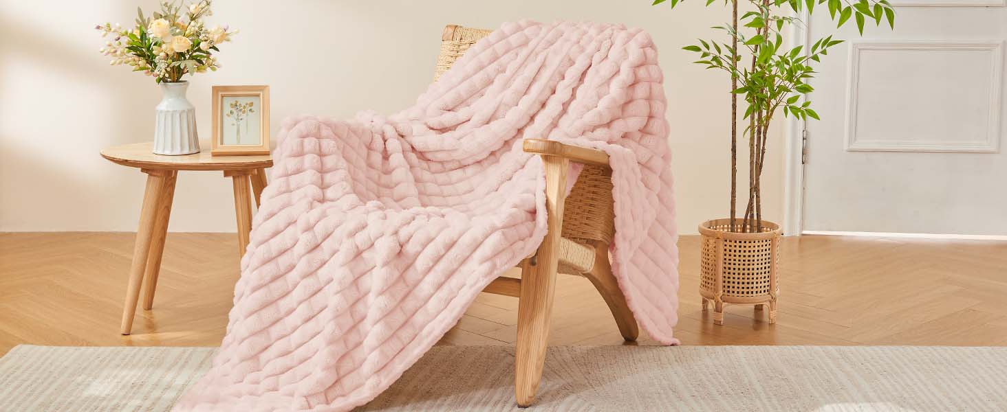 Cream Throw Blanket for Couch and Bed- Soft and Warm 3D Checkered Fuzzy Fleece Blanket, Luxurious Plush Cozy Blanket for Room, 50x60 inches