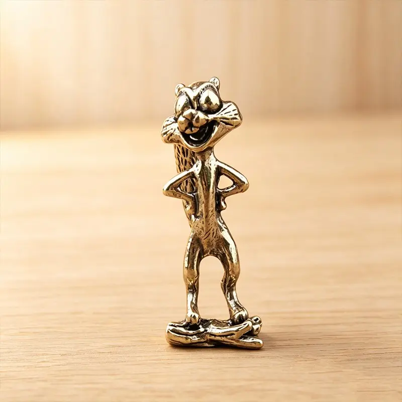Creative New Brass Squirrel Ornament, Living Room Entryway Cabinet Decor, Desktop Metal Home Craft, Unique Wall Hanging Decoration