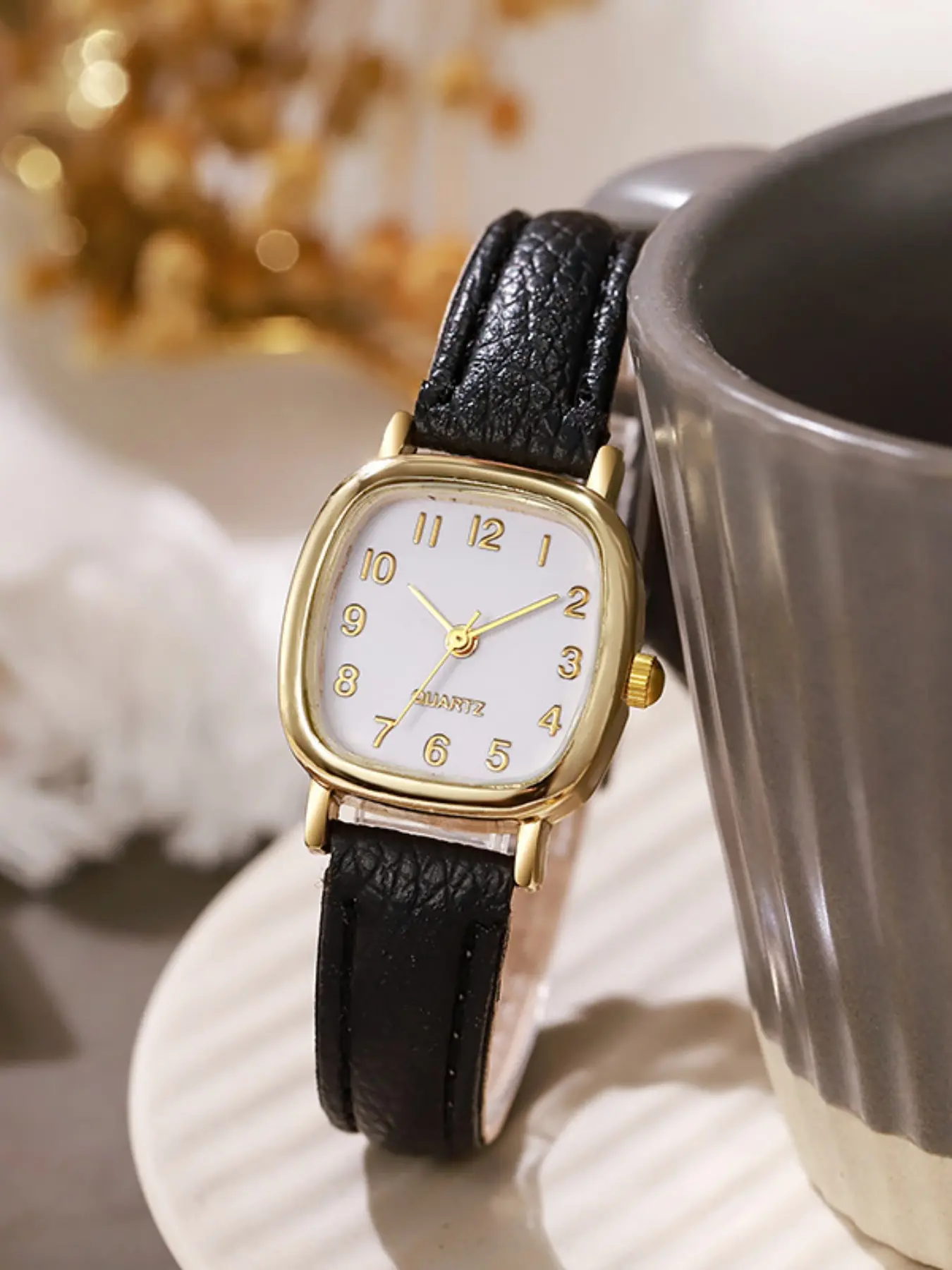 Women's Vintage Square Quartz Watch, Elegant Case, Leather Strap, Arabic Numerals, Ideal for Students and Daily Wear