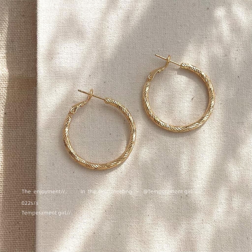 Pair Of  Earrings, Suitable For Women, Elegant Large Circle Design, 925 Silver Color, Hypoallergenic Ear Needles, Suitable For Daily And Vacation Wear, Suitable As Valentine's Day Gift