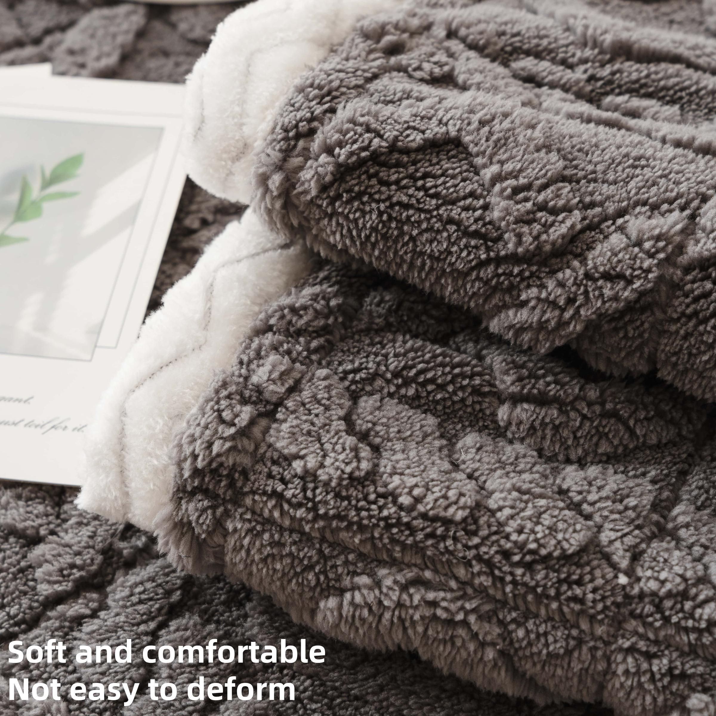 Soft Plush Geometric Quilted Couch Sofa Cover, 1 Count Boho Non Slip Fuzzy Sectional Couch Cover, Solid Color Plush Sofa Cover, Warm & Thick Decorative Sofa Cover for Living Room, Office, Bedroom Decor, Soft Sofa Protector