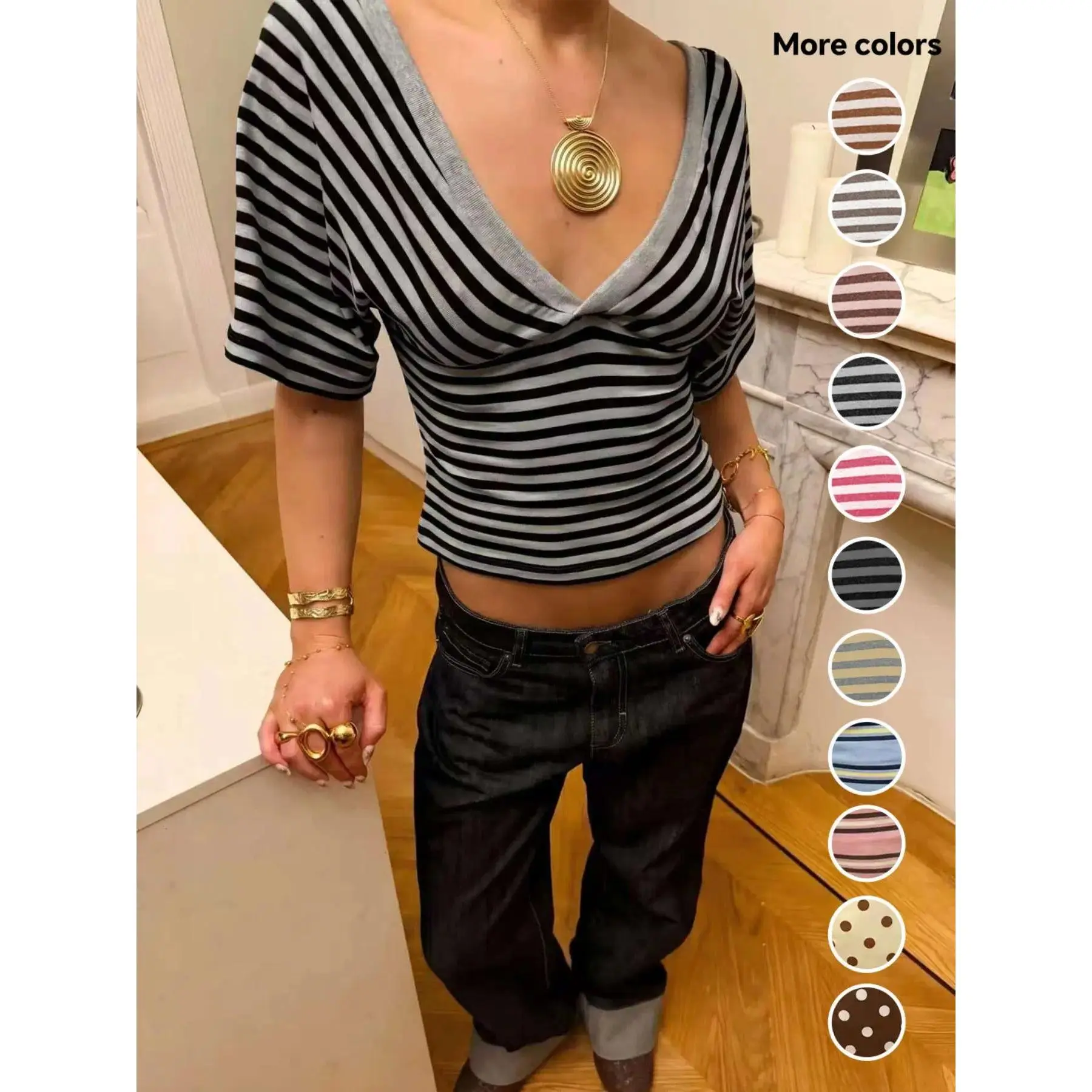 Blusa Corta de Rayas con Mangas Abullonadas | Escote en V Cruzado – Versátil para Cualquier Plan