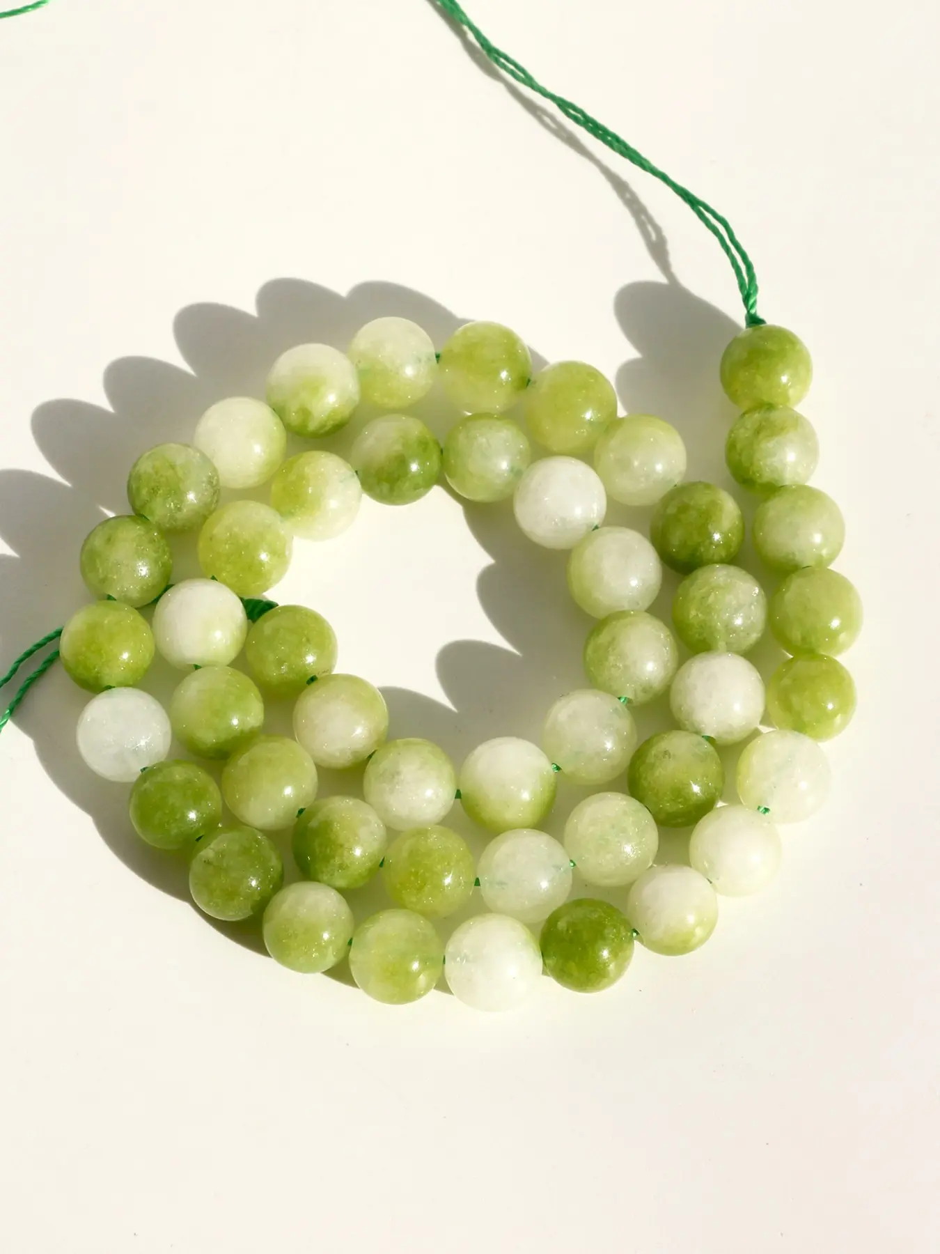 4-10mm Natural White & Green Agate Beads, Natural Angel Stone Glossy Round Beads for Jewelry Making, DIY Necklace Bracelet Earring Anklet Accessories, DIY Jewelry Supplies, Length 38cm/15inch