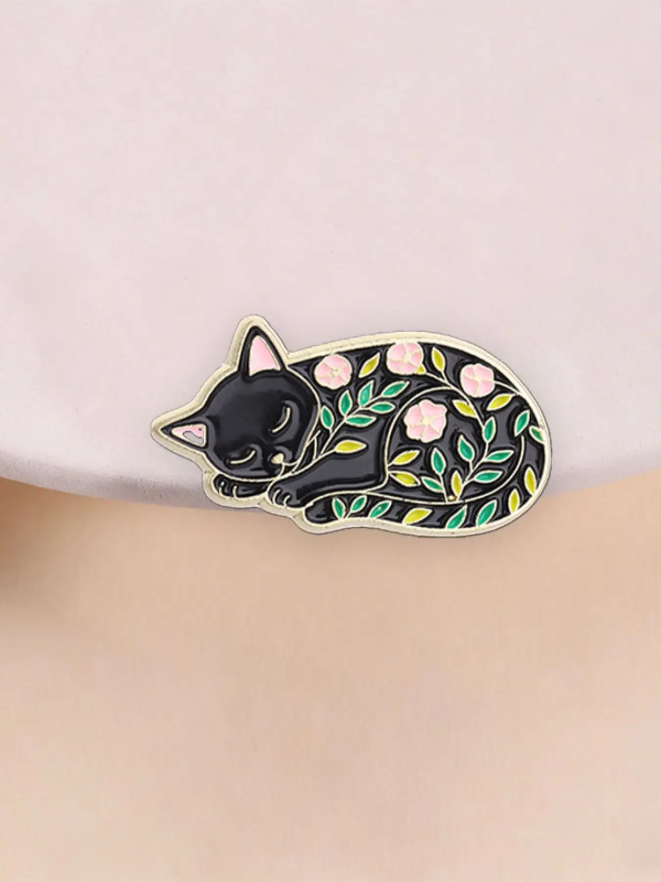 Sleeping Cat Floral Enamel Pin, Flower Kitty Brooch, Unique Fashion Accessory, Perfect for Clothing & Bags, Stylish Gift Idea
