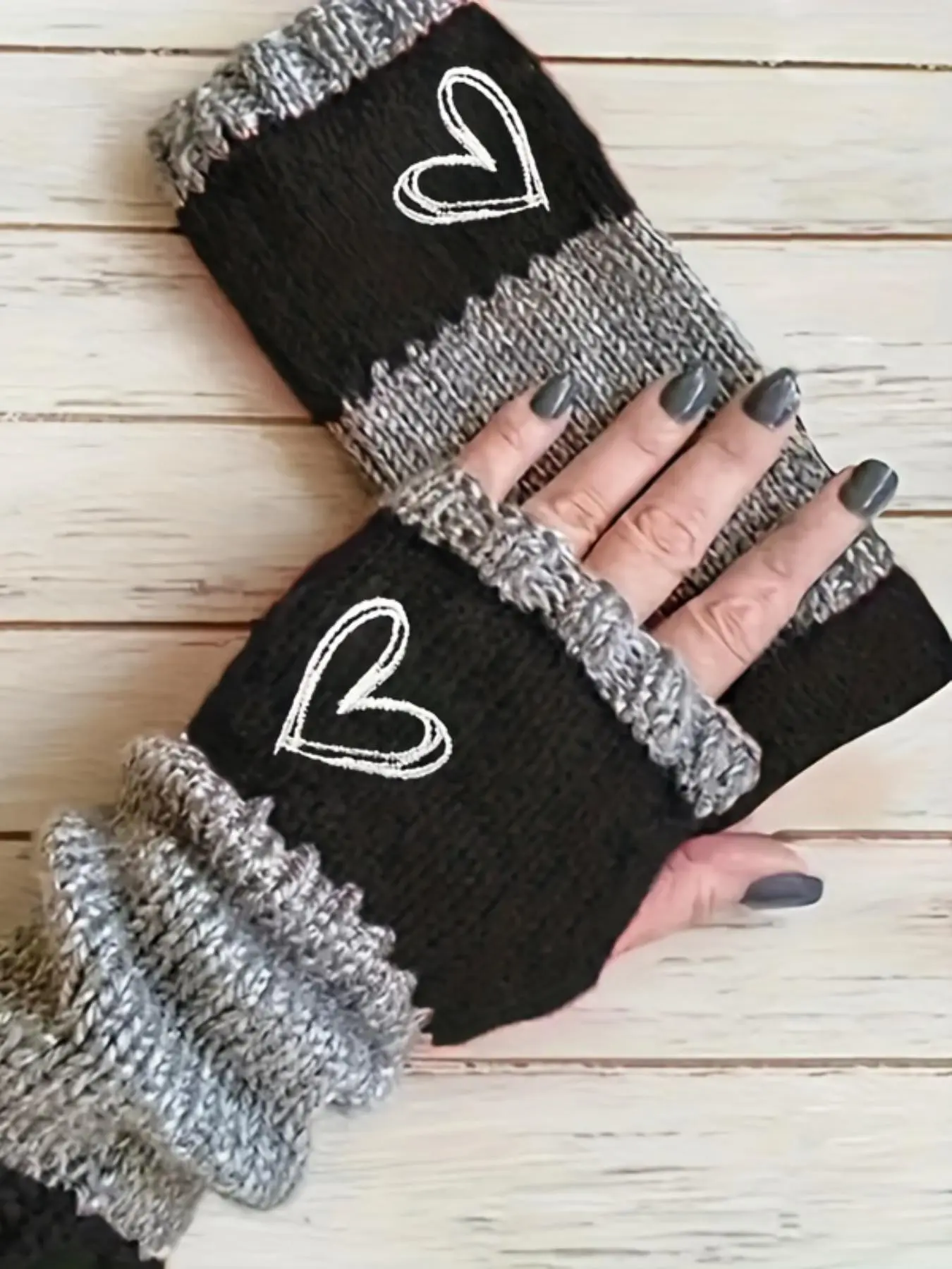 Fashion Women's Heart Knit Gloves, Elastic Stretch Winter Warm Gloves, Comfortable Design with Heart Accent, Ideal Valentine's Gift