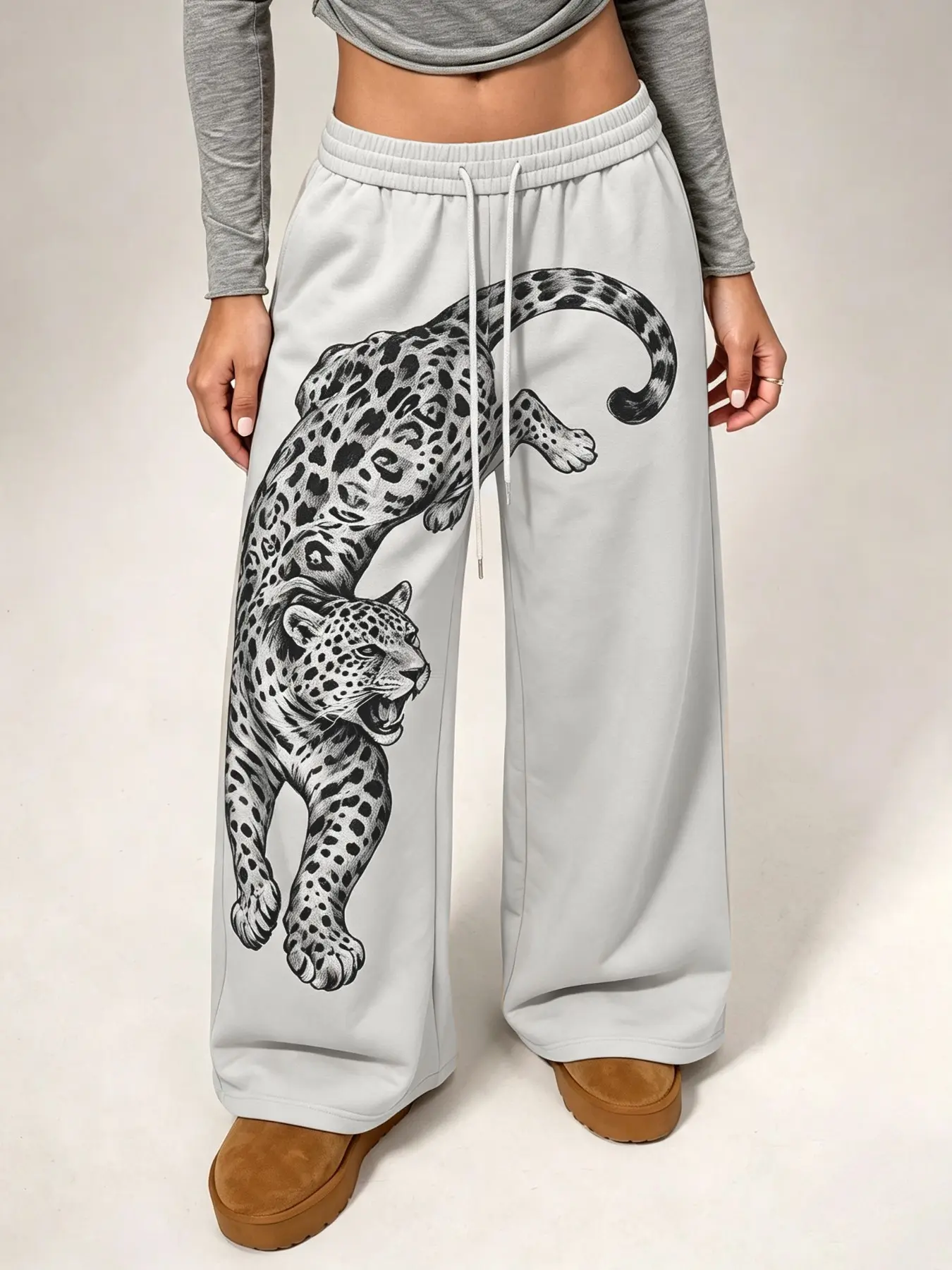 Women Heather Gray Wide Leg Sweatpants, Sketch Leopard Graphic Drawstring Joggers, Casual Streetwear Loose Trousers