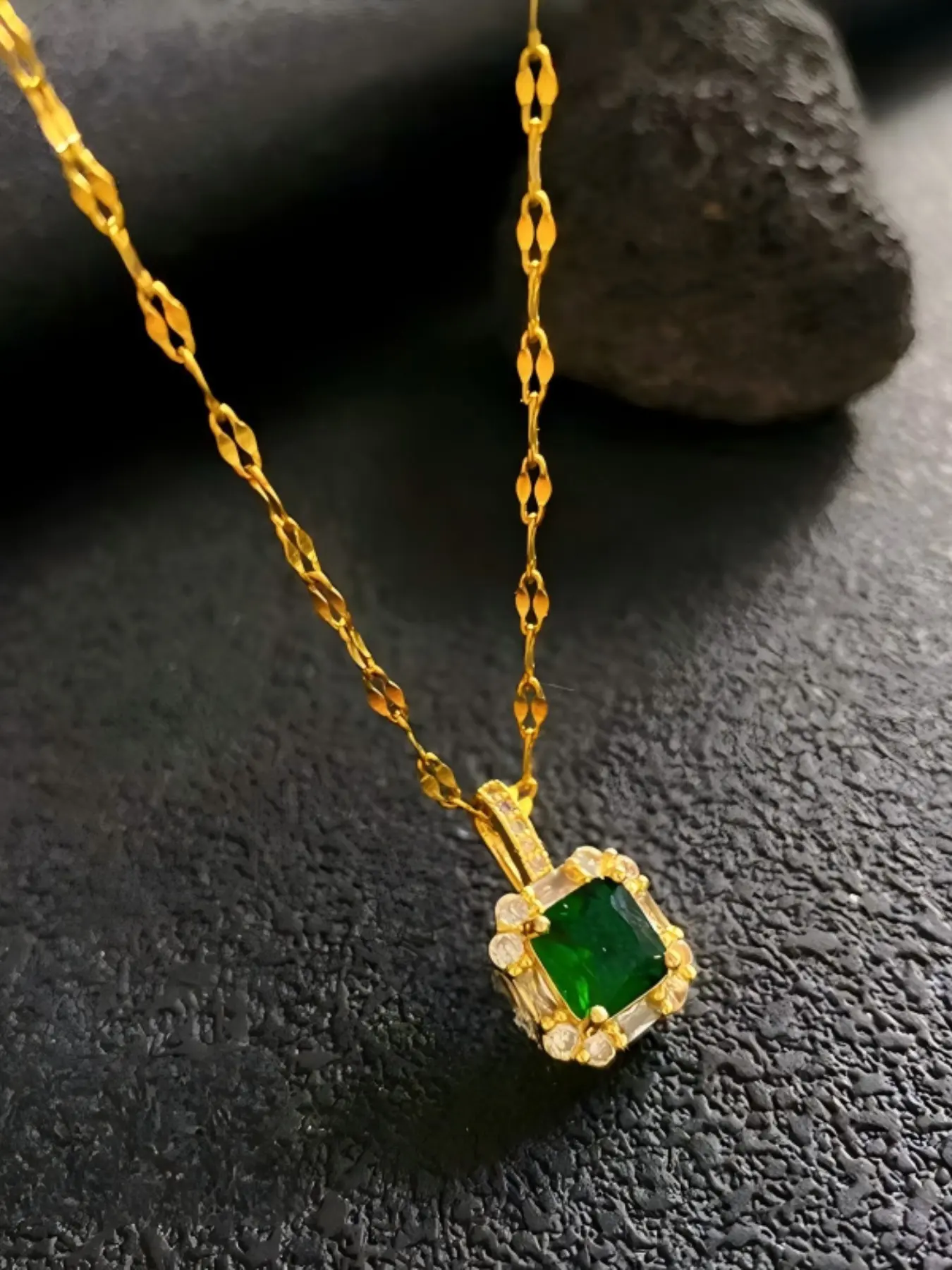Rhinestone Square Pendant Necklace, Stainless Steel Women's Fashion Jewelry, All-Season Lockbone Chain, Daily & Festival Accessory