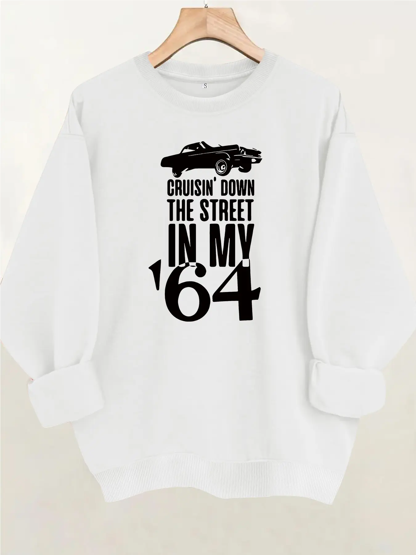 Women's Casual Retro 1964 Car Graphic Pullover, Soft Long Sleeve Crew Neck Fleece Sweatshirt, All-Season Comfort