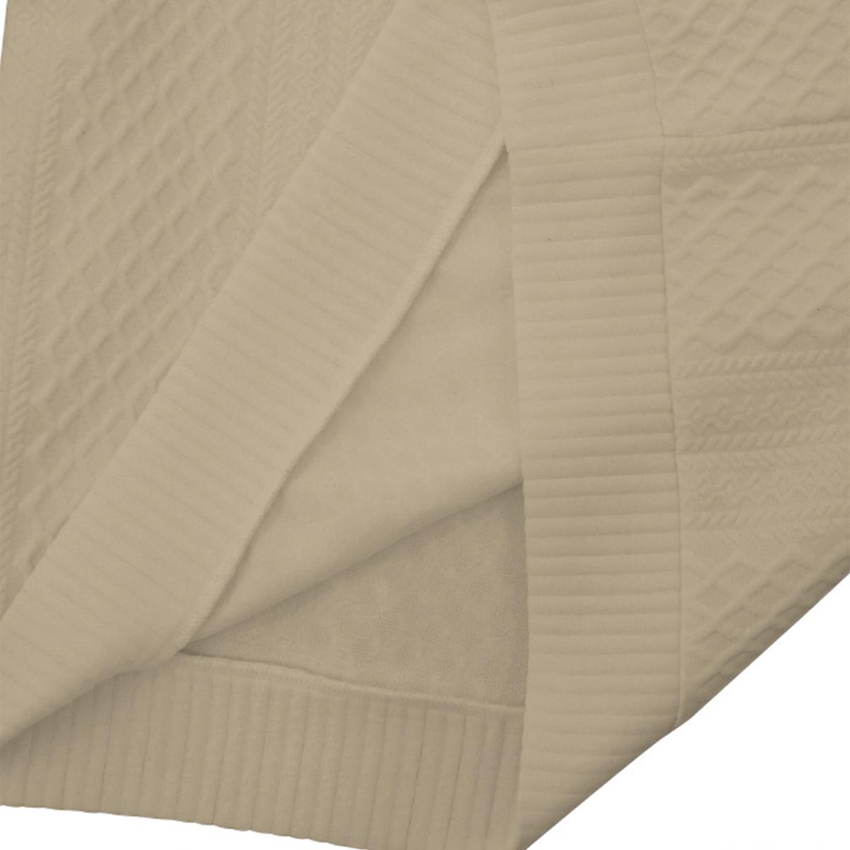 Trendsetting Men's Textured Pullover with Dynamic Splicing Details and a Complex Knit Pattern for Fashion-Forward Style