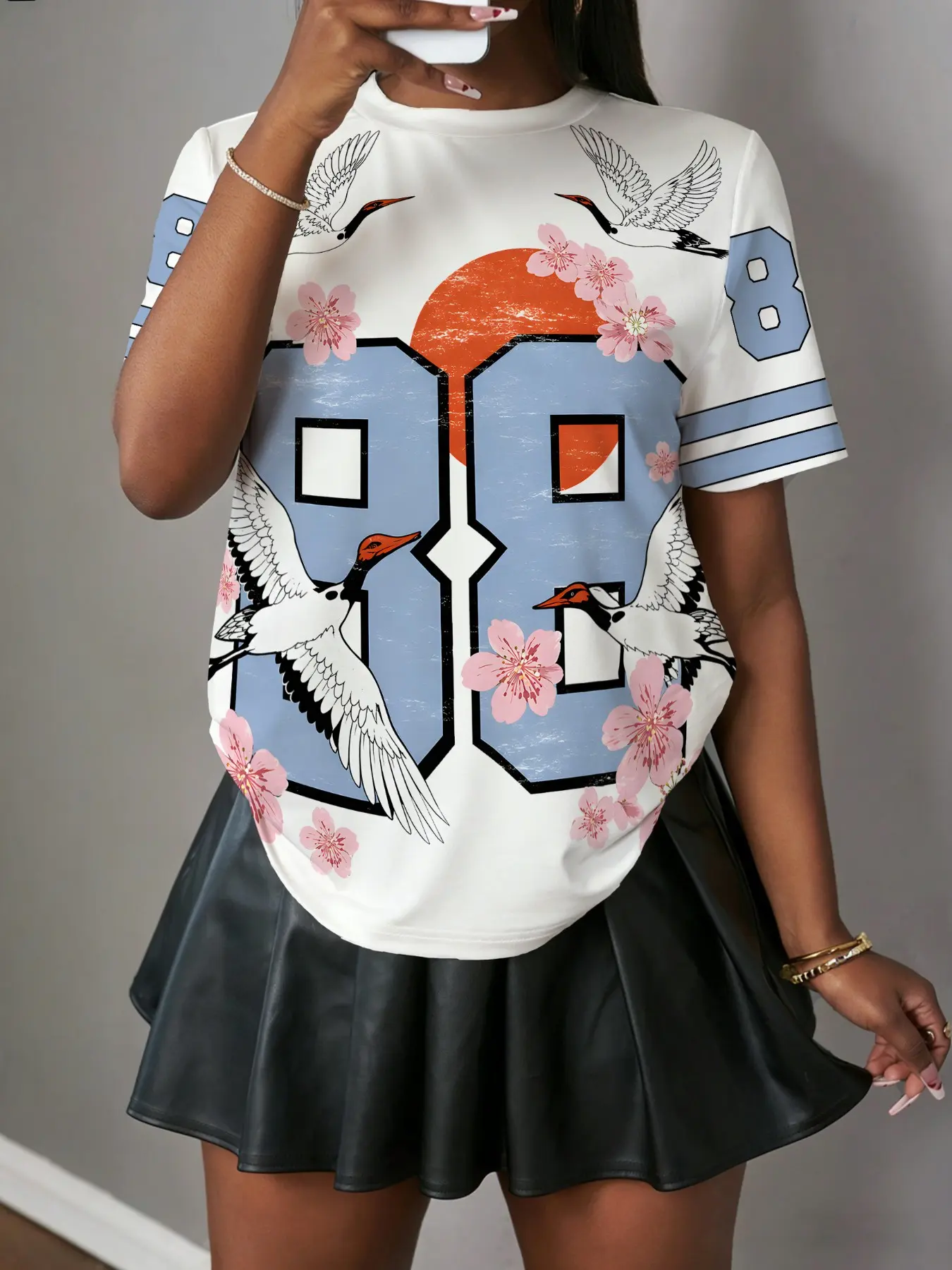 New Traditional Style Crane Print Short Sleeve Women's T-Shirt, Casual Slim Fit, All Seasons, Trendy and Comfortable