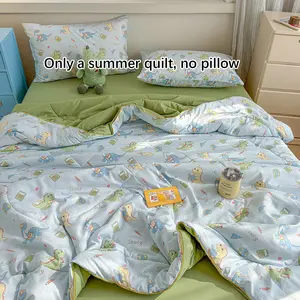 Green dinosaur print summer thin quilt, super soft and skin friendly air conditioning quilt, summer cool quilt, suitable for summer bedroom, office, bed, living room, and home leisure use as a thin quilt