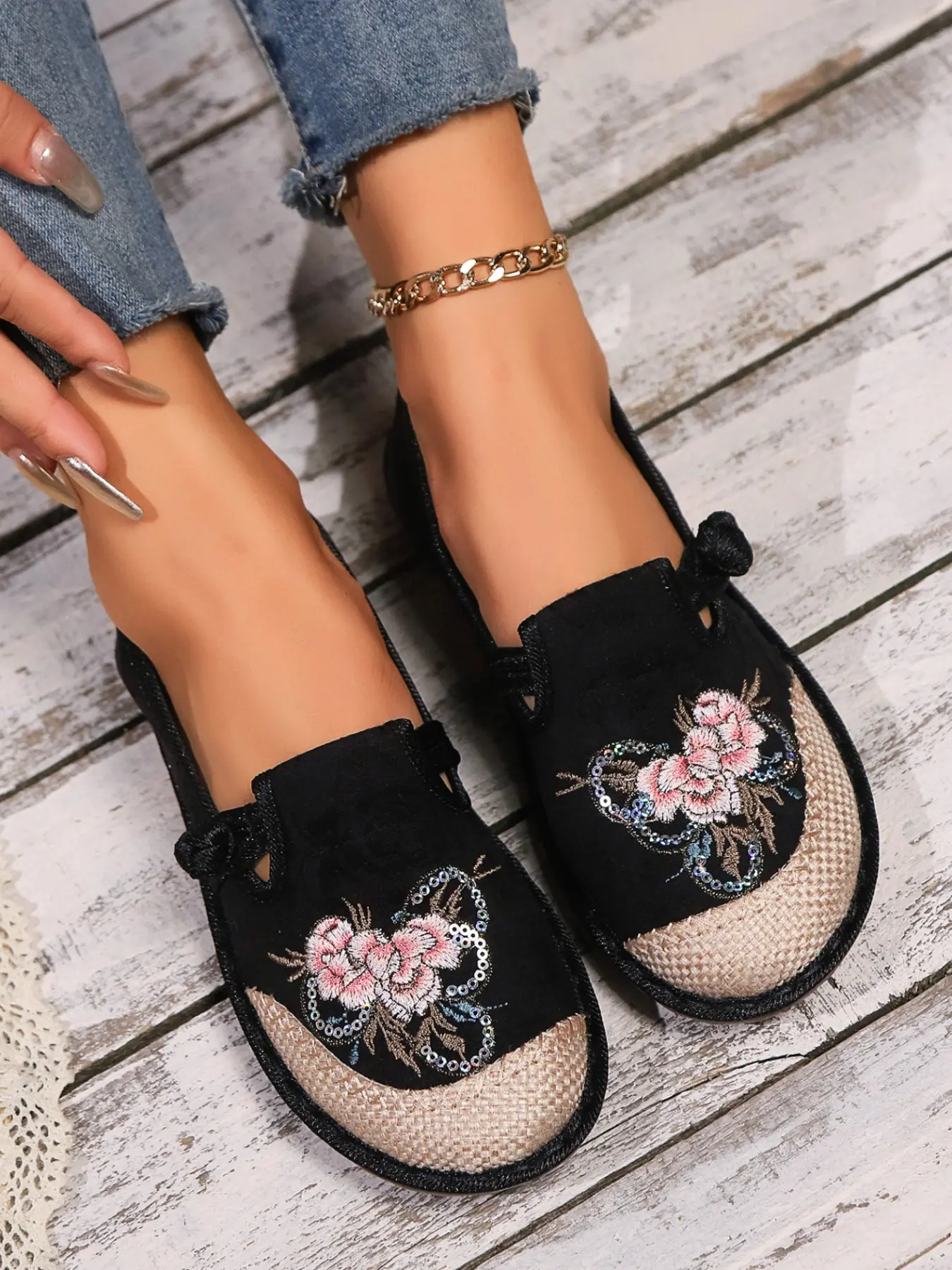 Chinese Floral Embroidered Lazy Flat Shoes, Breathable Linen Patchwork Soft Sole, Vintage Flower Stitched Loafers, Lightweight Daily Wear