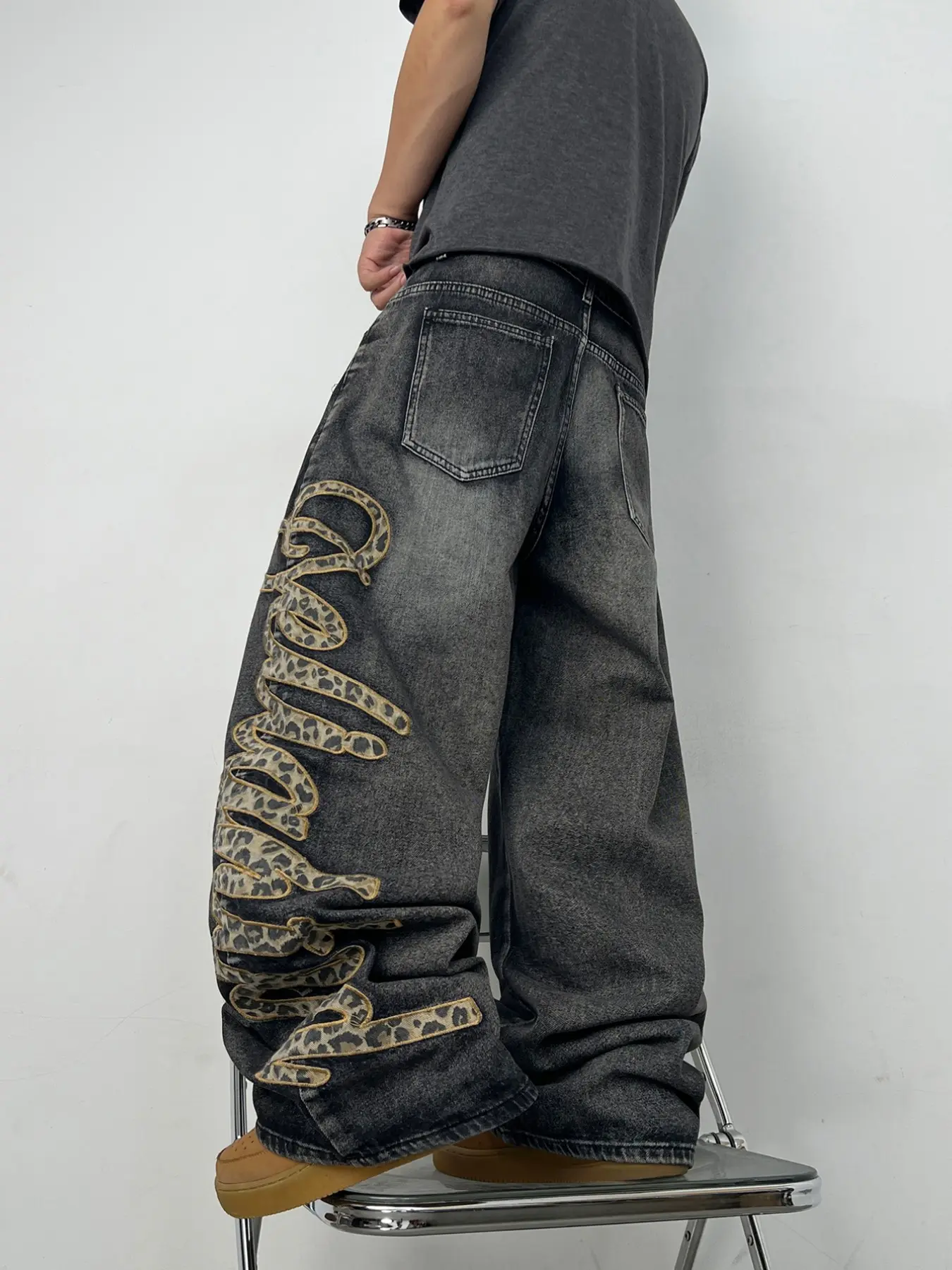 Men's Vintage Washed Leopard Print Straight Leg Jeans, Y2K Street Fashion Loose Fit Long Pants, Casual Washed Denim, All Seasons
